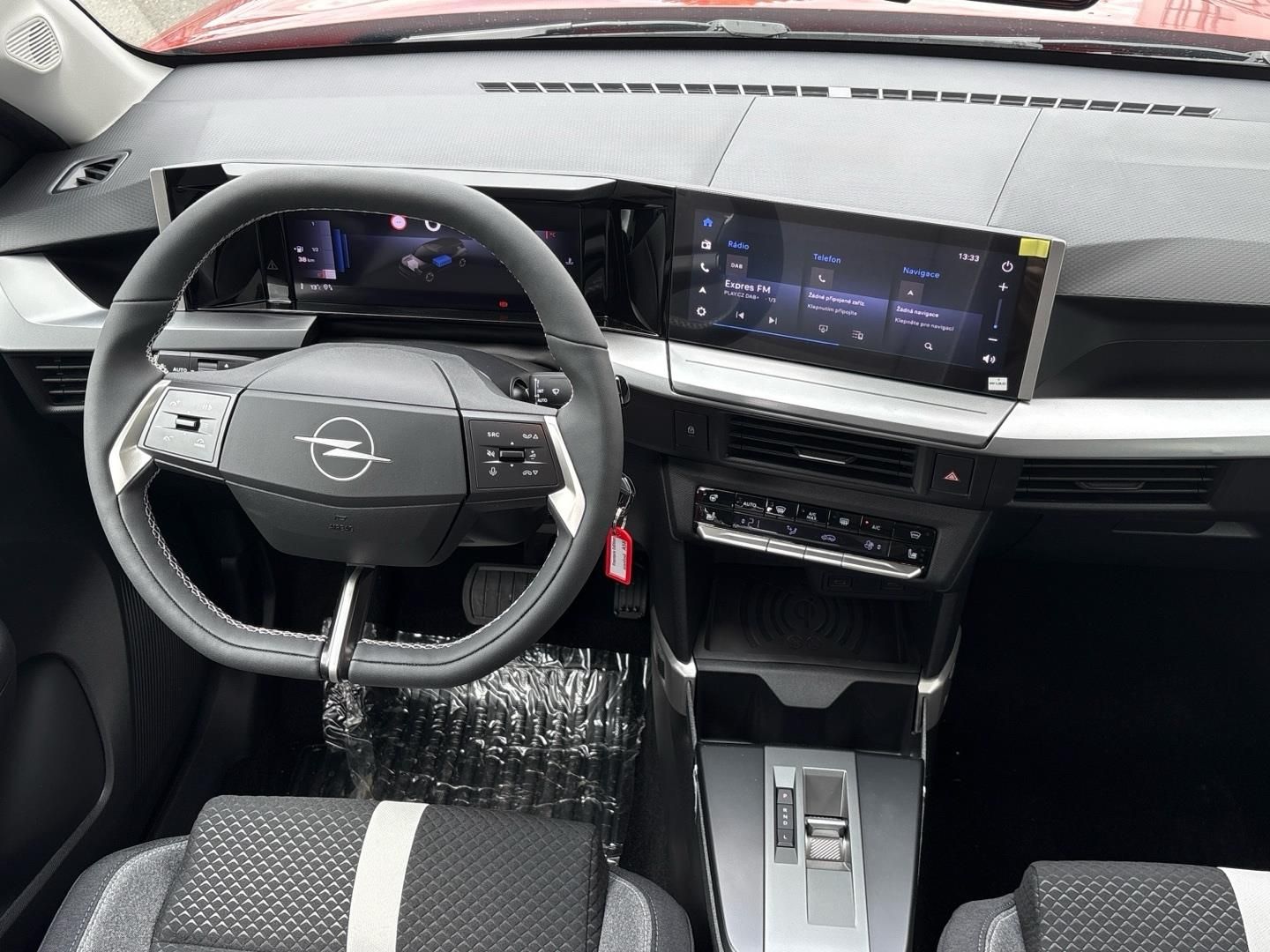 Opel Frontera, 1.2 Hybrid Turbo 145k Edition - fotka 4