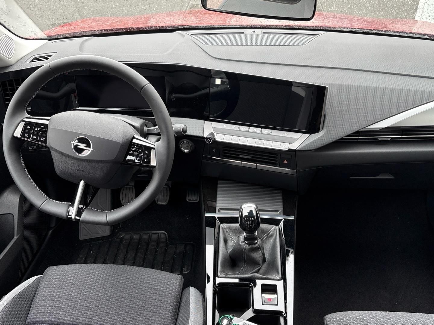 Opel Astra, 1.2 Turbo 110k Edition - fotka 4