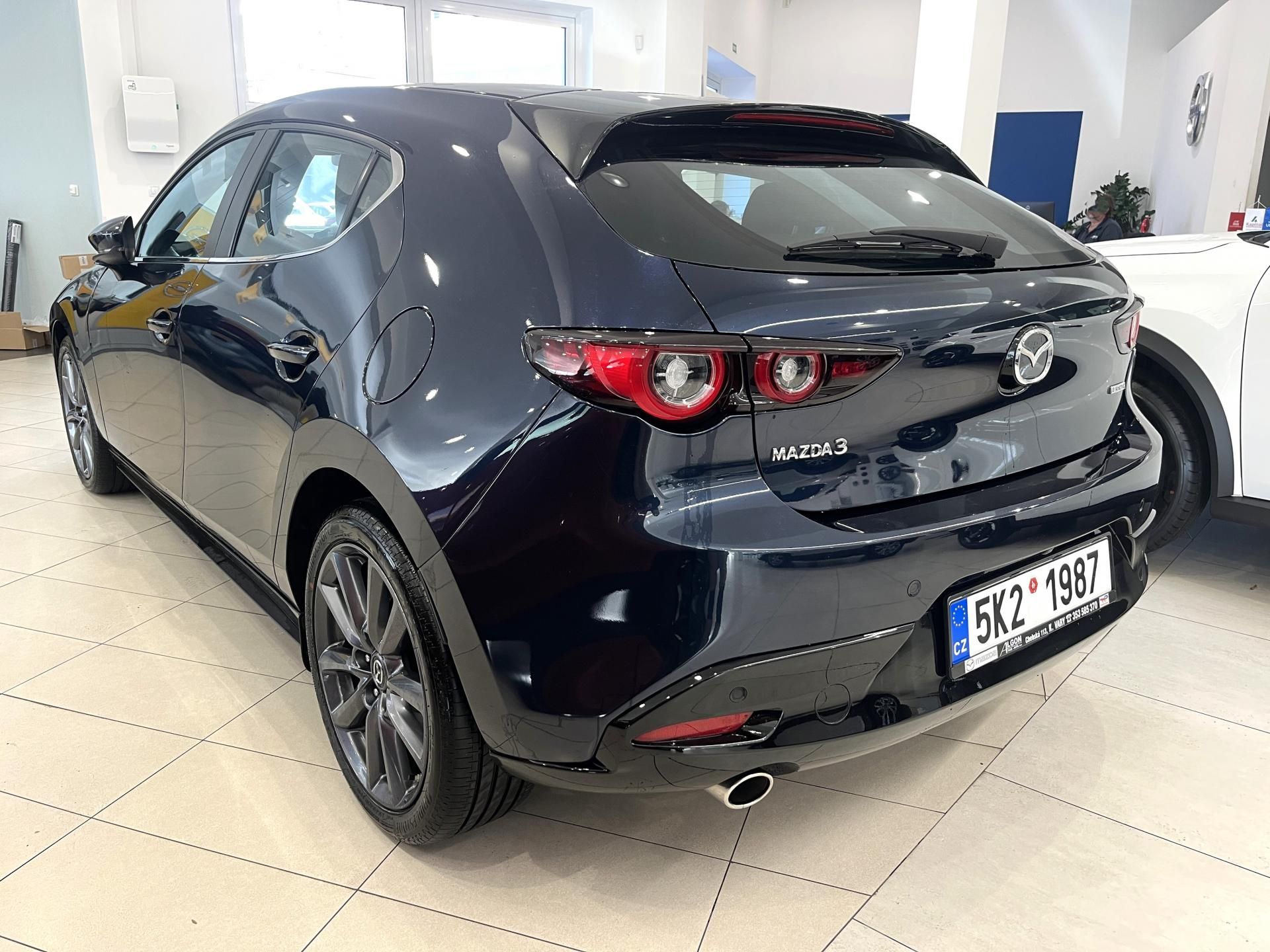 Mazda 3, 2.0L G122 6MT Exclusive-Line - fotka 5