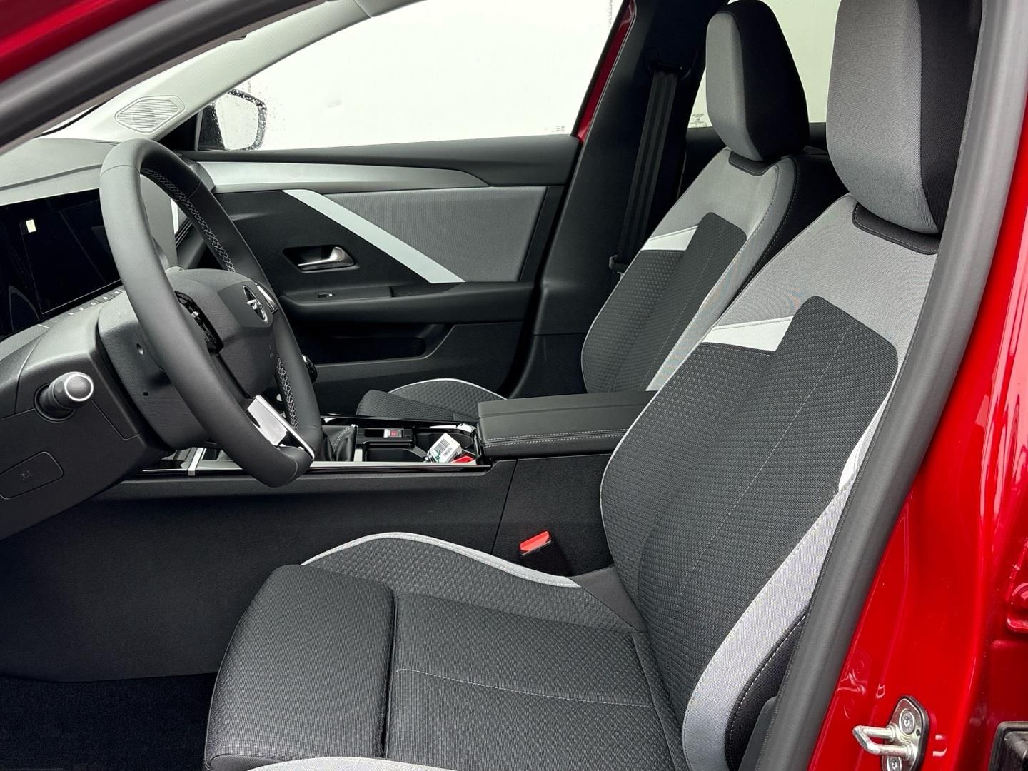 Opel Astra, 1.2 Turbo 110k Edition - fotka 6