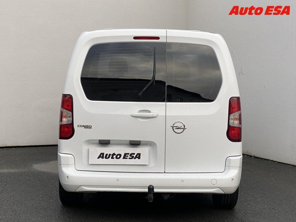 Opel Combo, 1.2T MAXi,1.maj,ČR,ENJOY - fotka 5