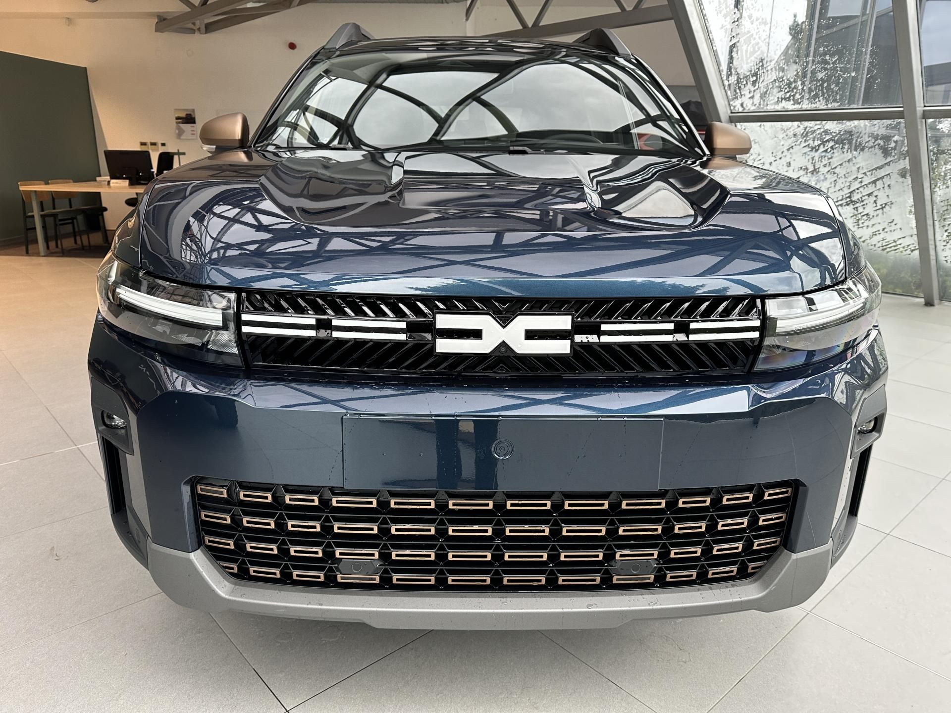 Dacia Bigster, Extreme HYBRID 155 - Březen - fotka 2