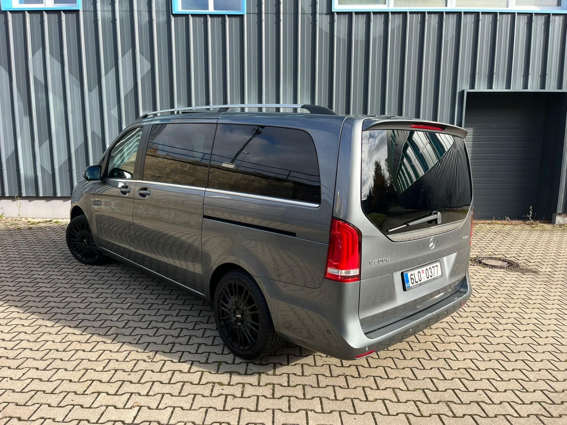 Mercedes-Benz Třídy V, 300d Avantgarde 4-MATIC / DPH - fotka 3