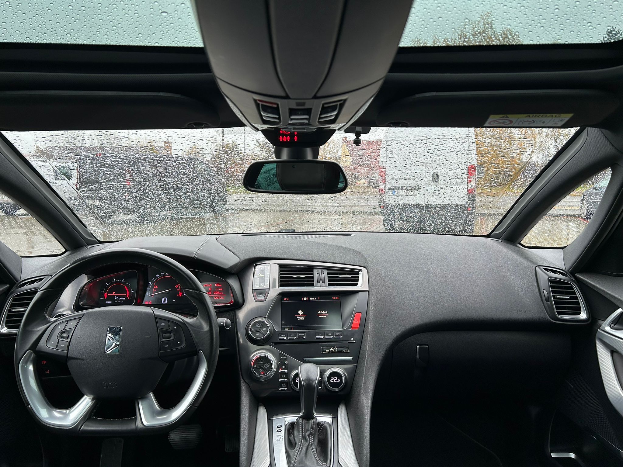Citroën DS5, 2.0BHDI 180 AT6* SO CHIC*DS60 - fotka 2