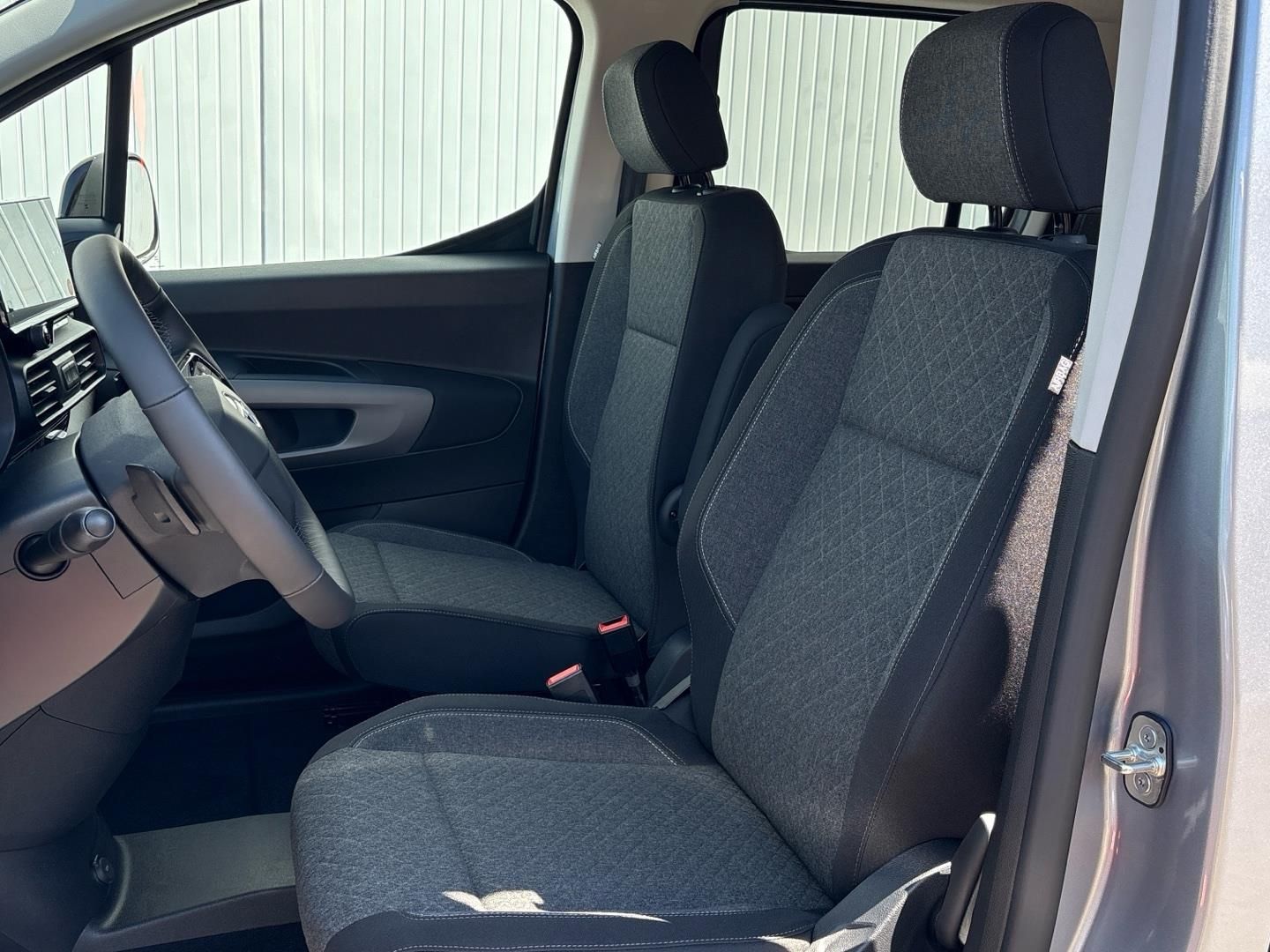 Opel Combo, 1.5 CDTi 130k Elegance Plus XL - fotka 5