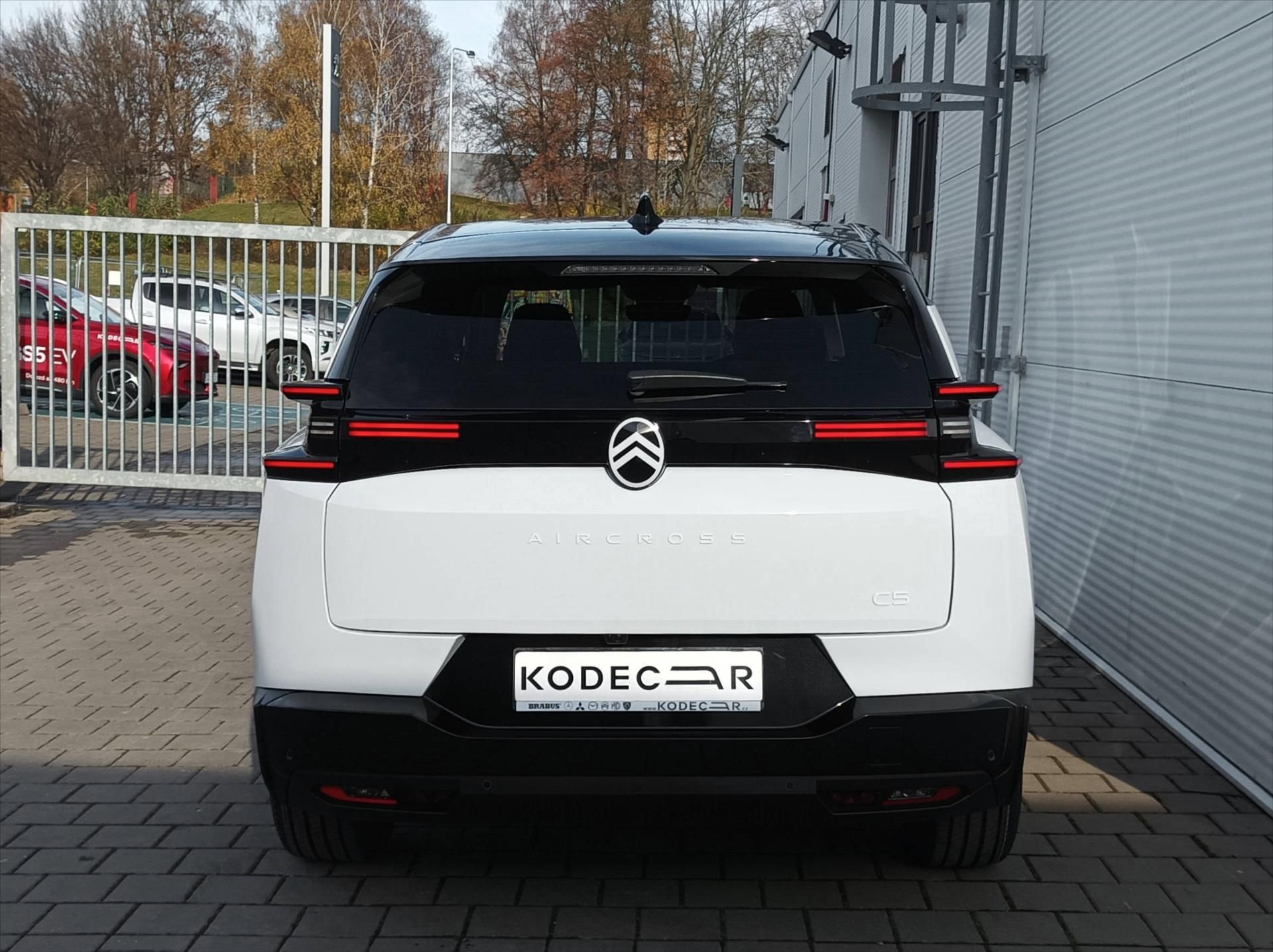 Citroën C5 Aircross, 1,2 Hybrid 145k Automatic MAX - fotka 5
