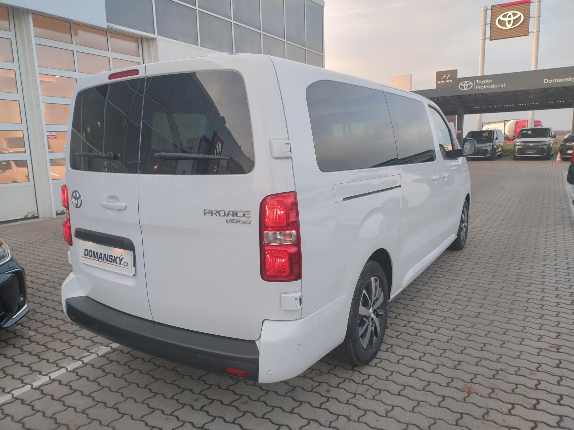 Toyota Proace Verso, 2.0 6M/T Business Comfort - fotka 4