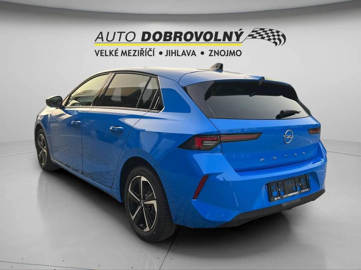 Opel Astra, Edition HB 1.2 TURBO (96kW/130 - fotka 5