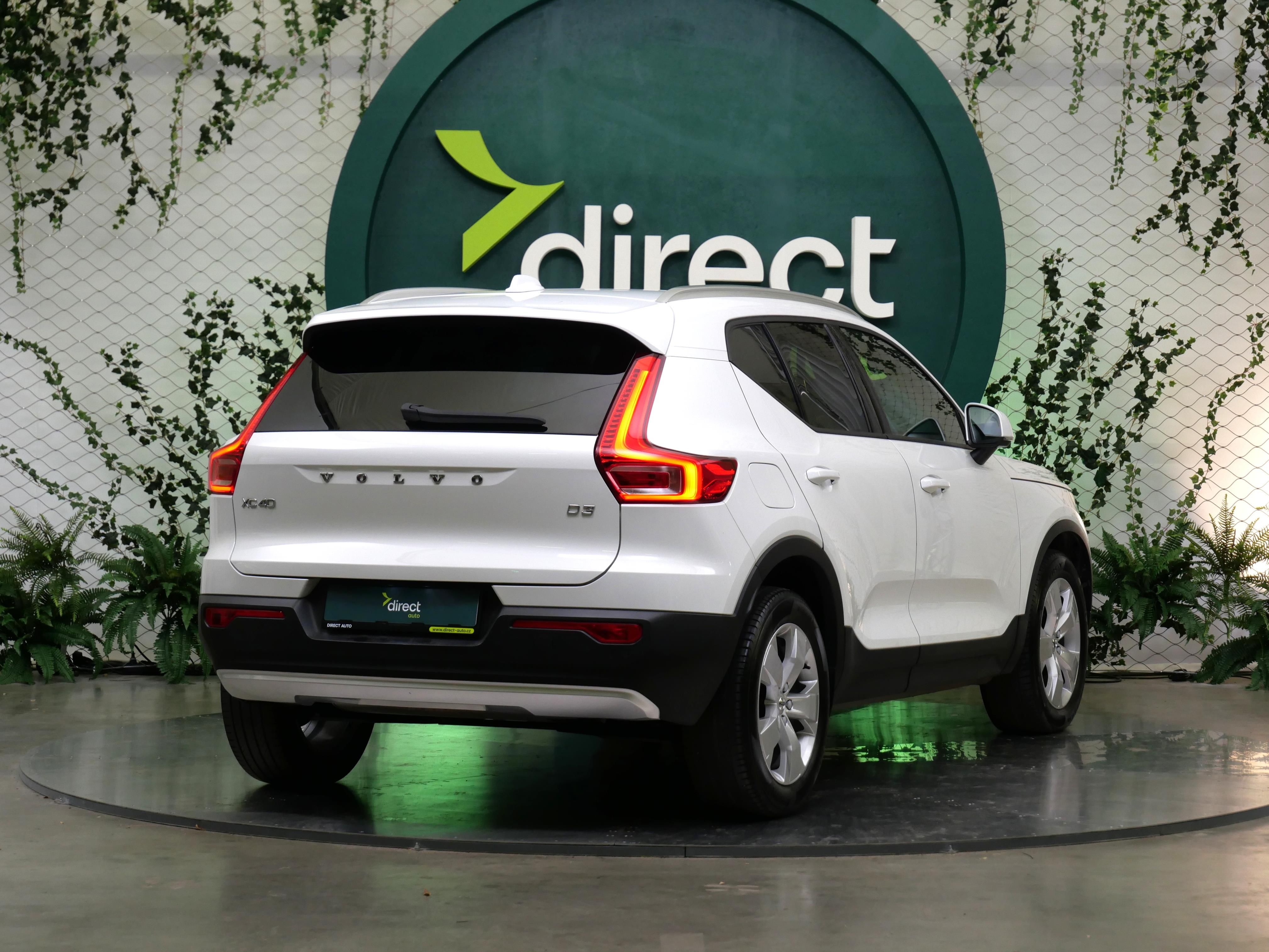 Volvo XC40, 2.0 D3 110 kW Momentum Pro - fotka 2