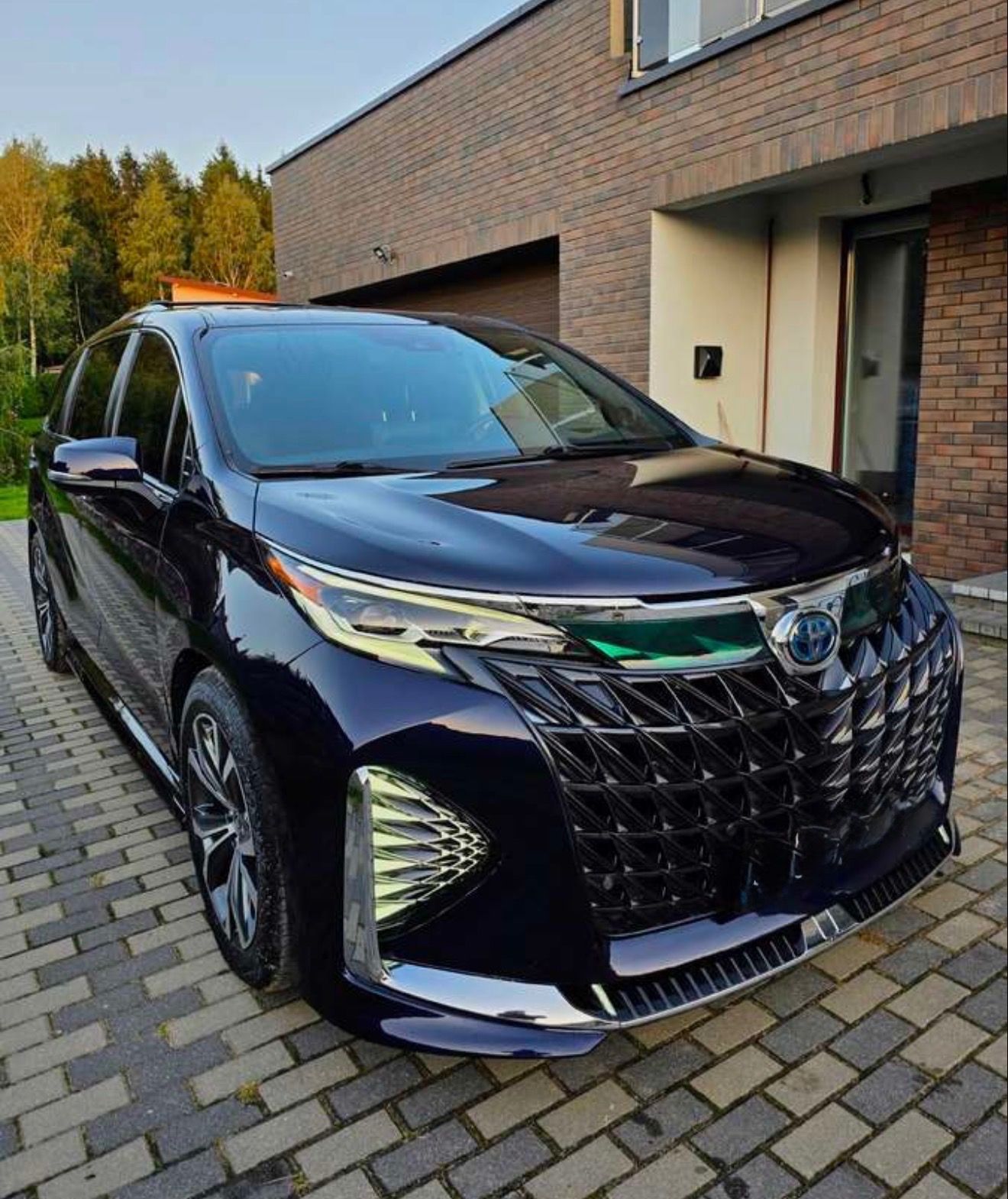 Toyota Sienna, 2.5L Hybrid Platinum Full 4x4 - fotka 4