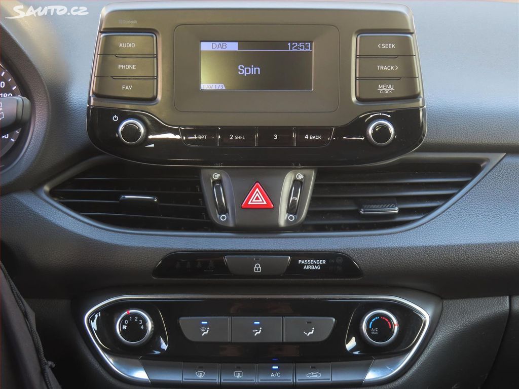 Hyundai i30 DAB rádio
