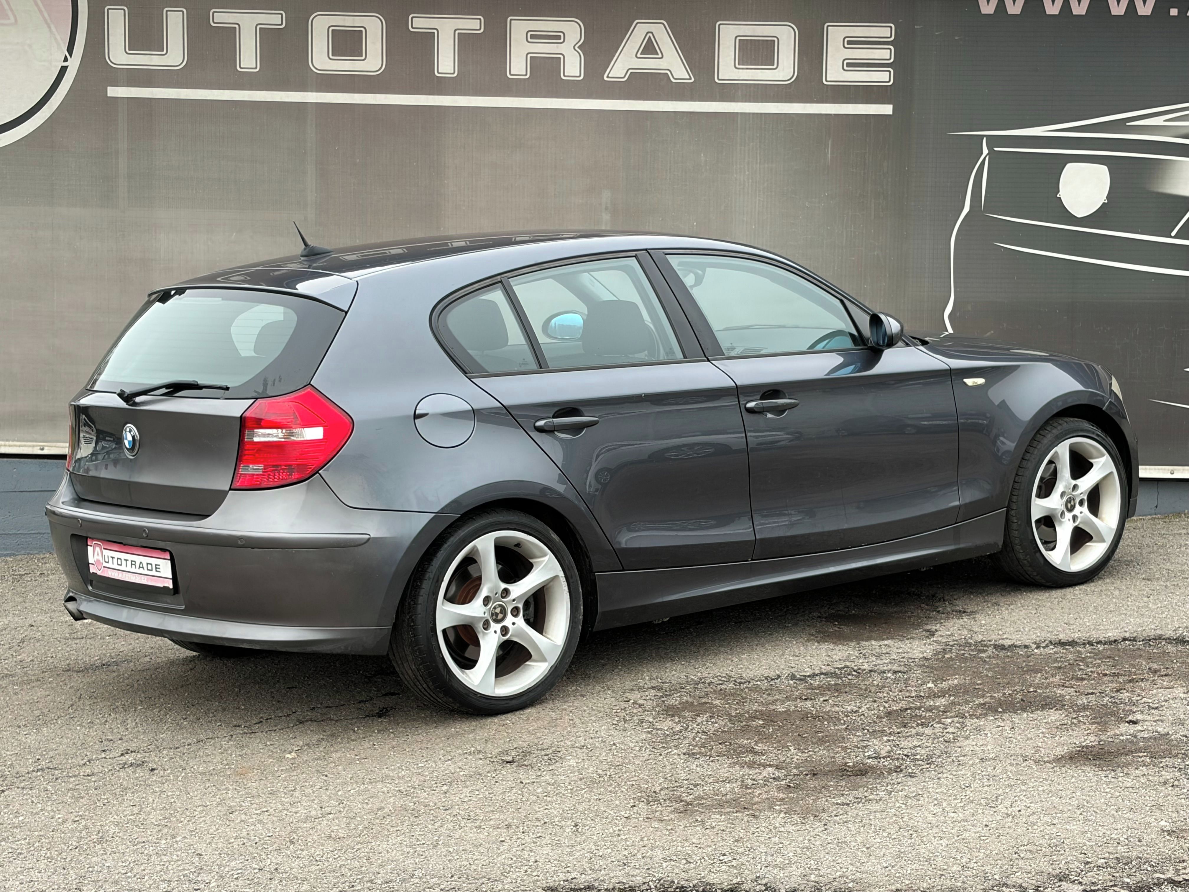 BMW Řada 1, 118  2.0d 105 kW, DigiKLIMA - fotka 4