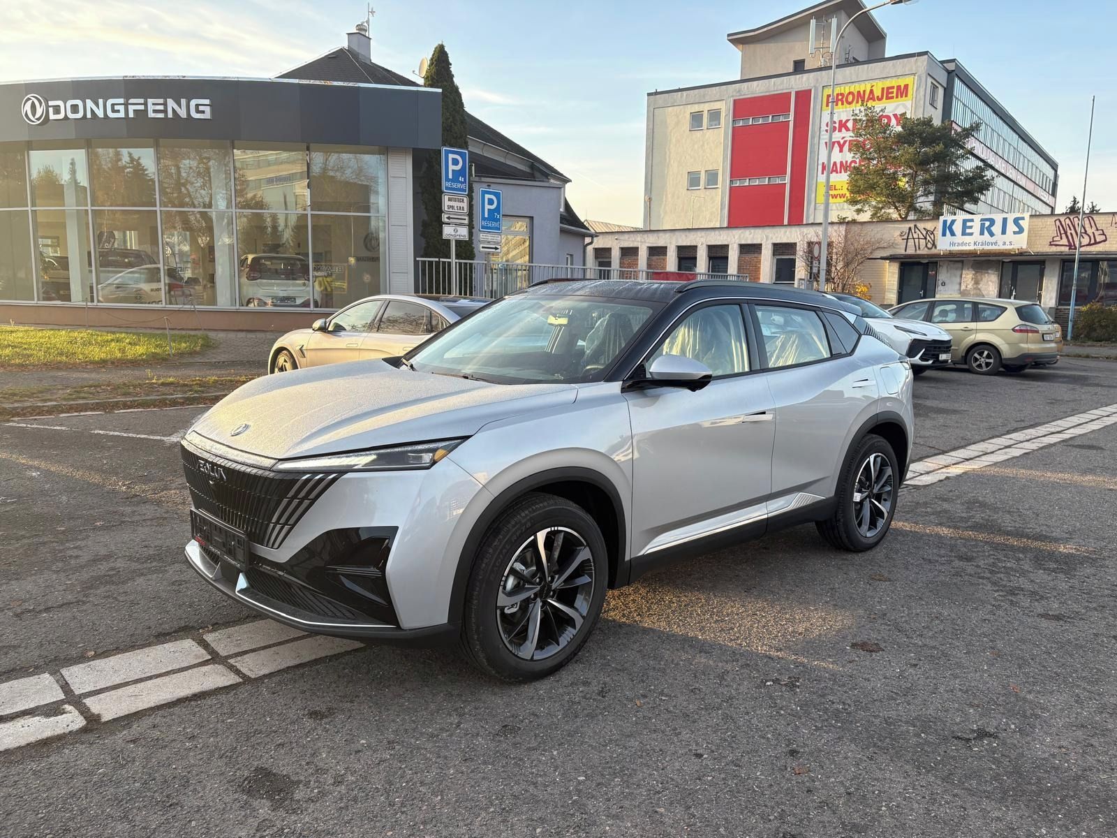 Dongfeng Mage, 1.5T 145kw E2 Silver / Black