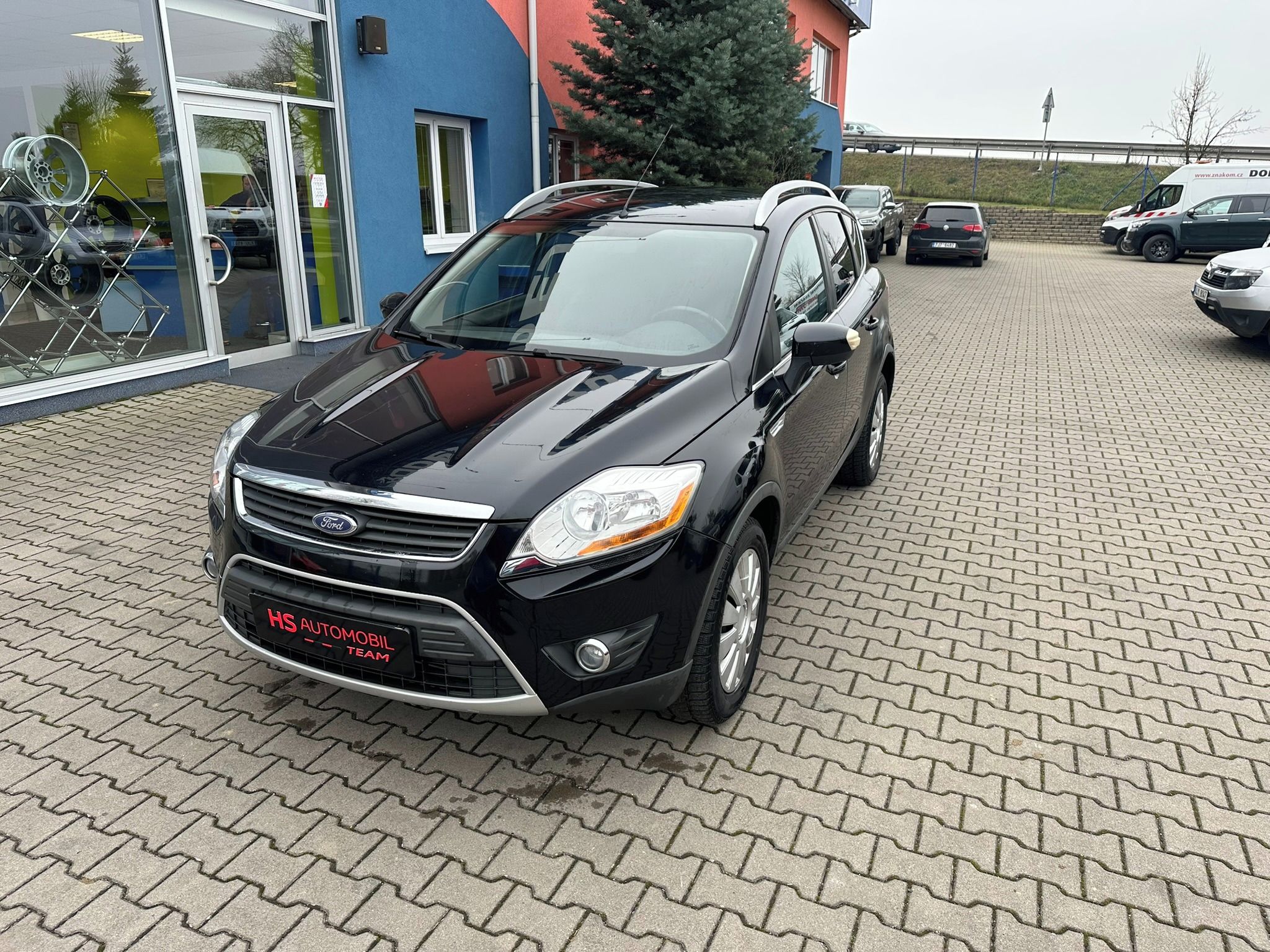 Ford Kuga, 2,5i 4x4 147kW - fotka 2