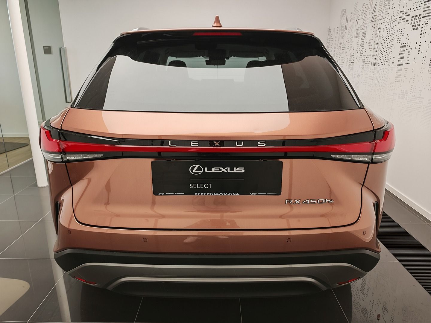 Lexus RX 450h+, RX 450h+ - fotka 5