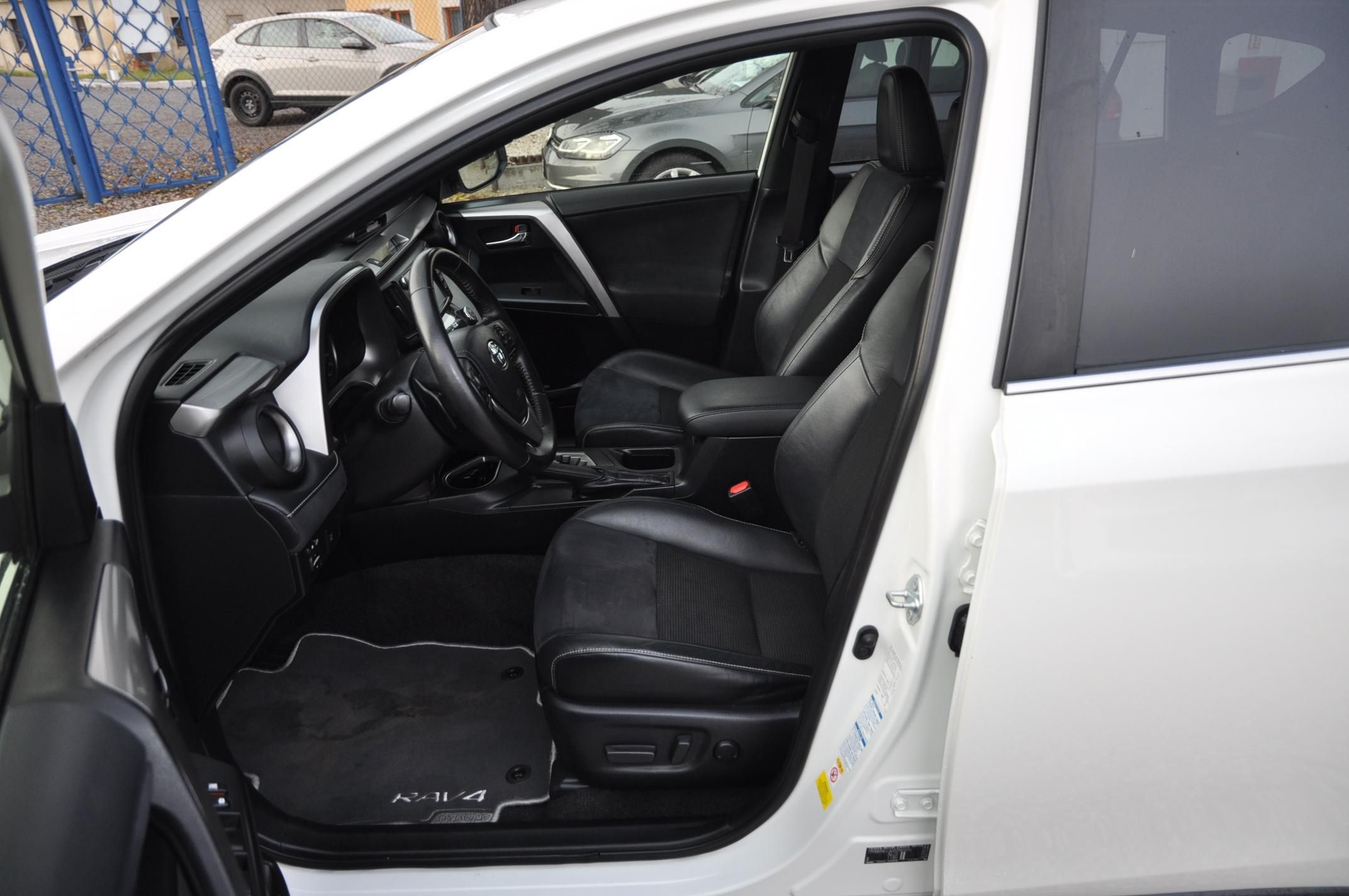 Toyota Rav4, 2.0VVTi 112kW 4x4 Automat - fotka 6