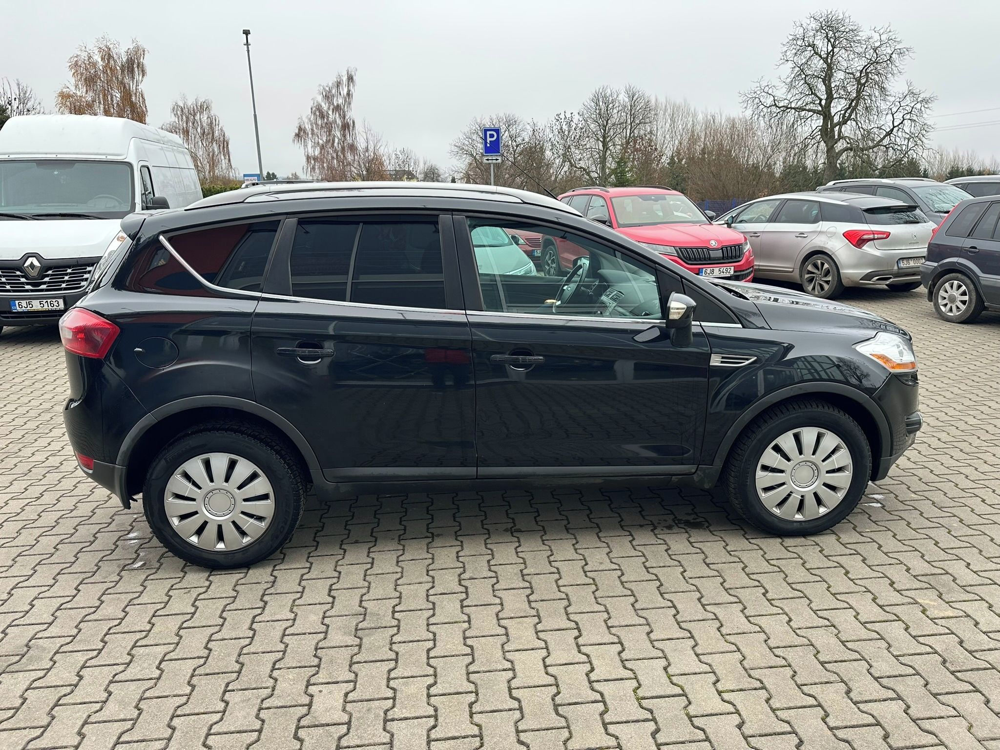 Ford Kuga, 2,5i 4x4 147kW - fotka 6
