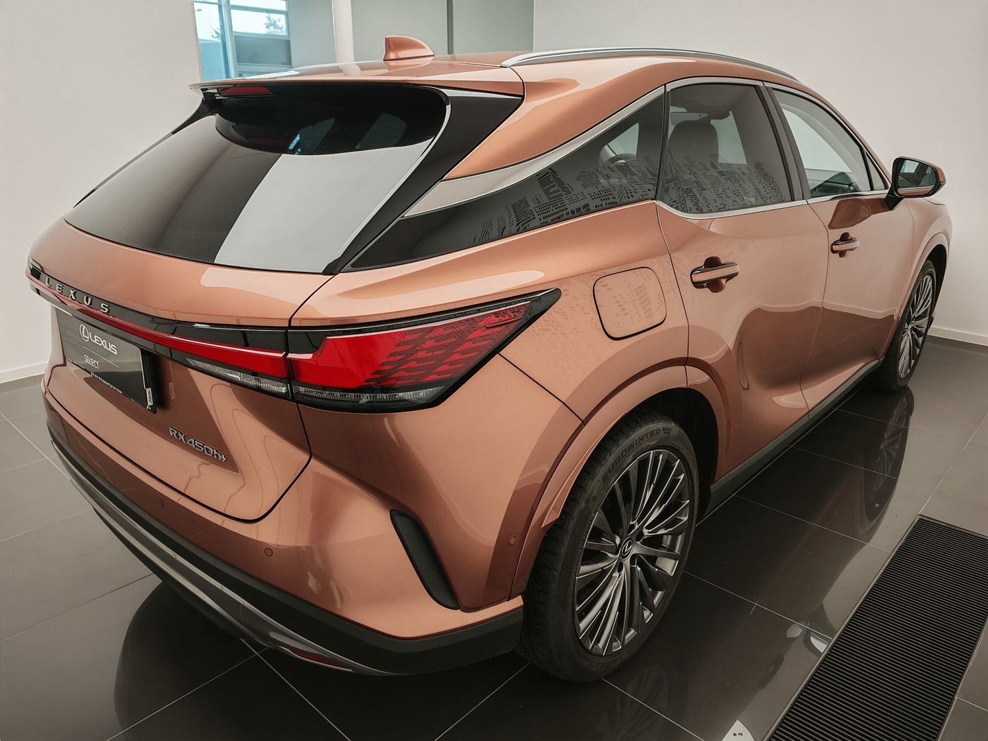 Lexus RX 450h+, RX 450h+ - fotka 4