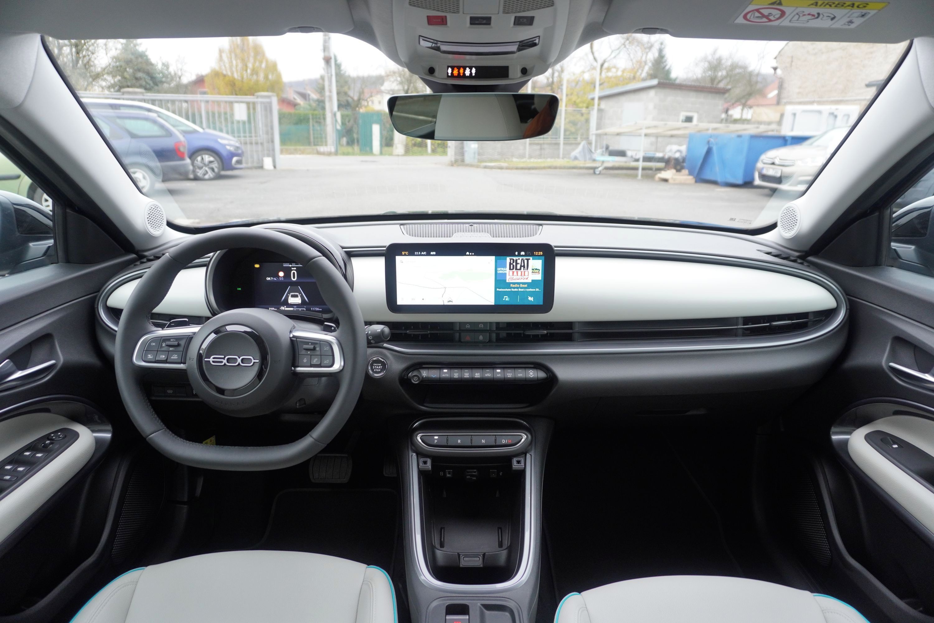 Fiat 600, 1,2 145 hybrid eDCT6 LA Prima - fotka 5
