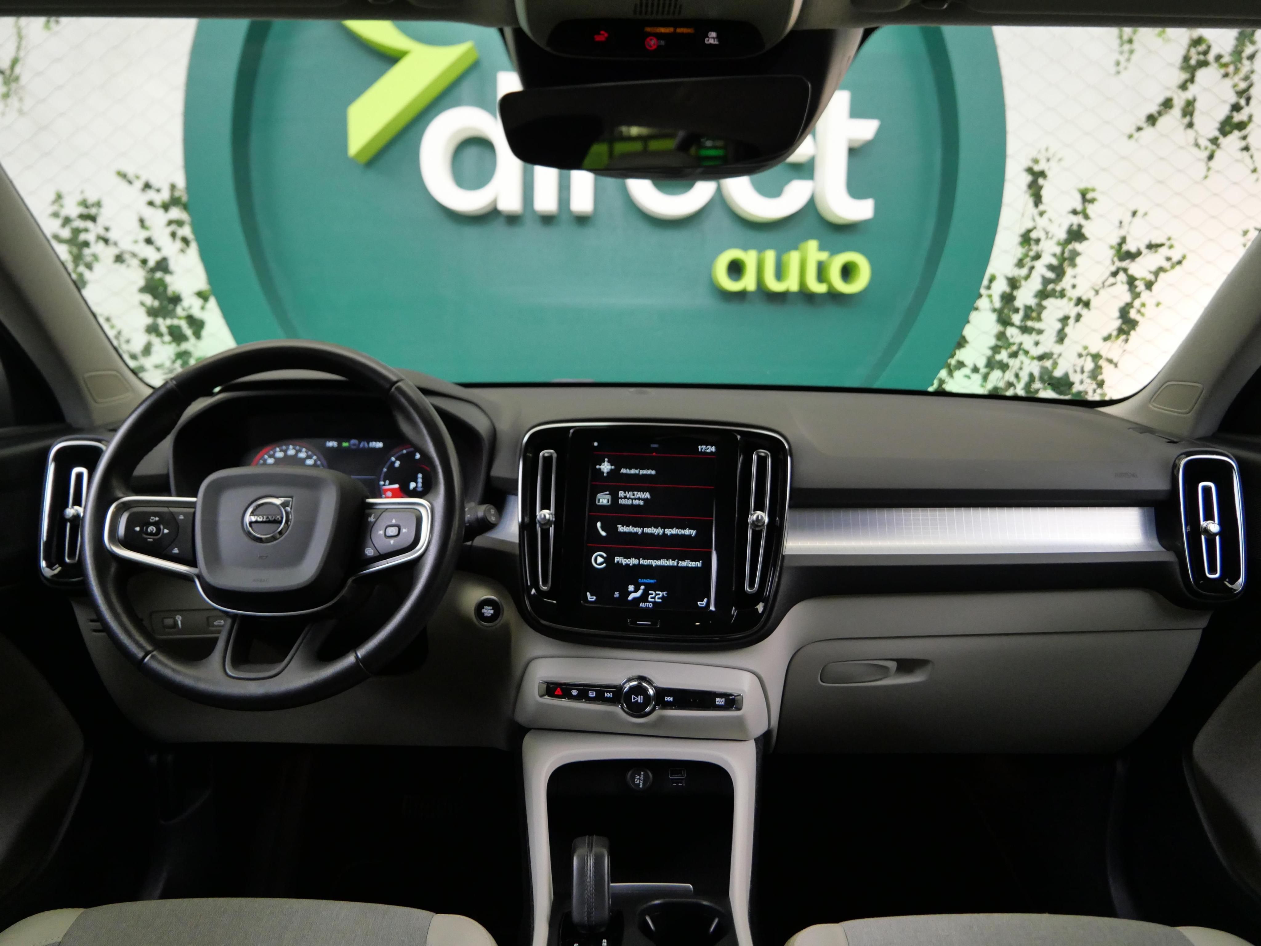 Volvo XC40, 2.0 D3 110 kW Momentum Pro - fotka 5