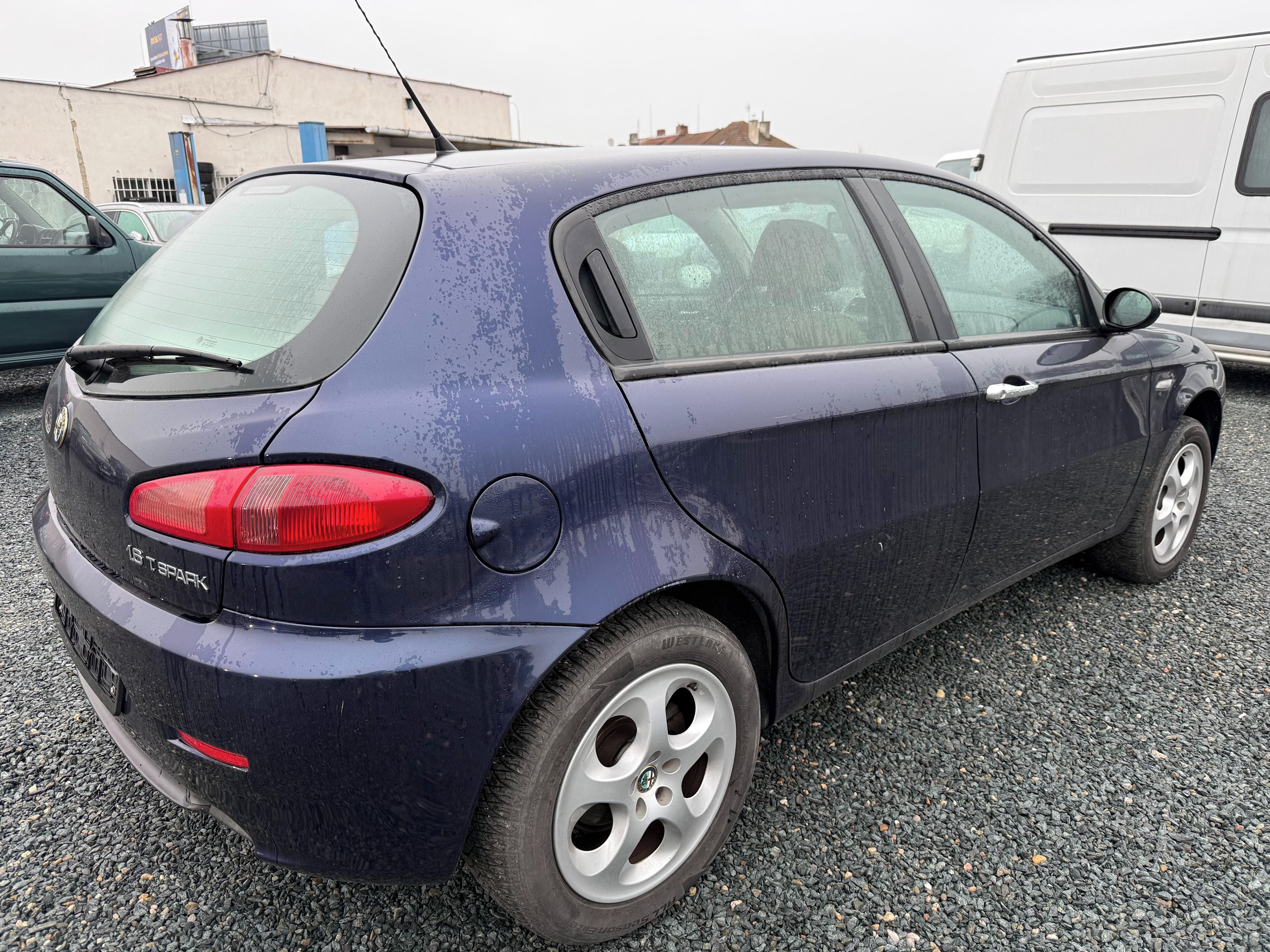 Alfa Romeo 147, 1.6 TS 77Kw - fotka 3