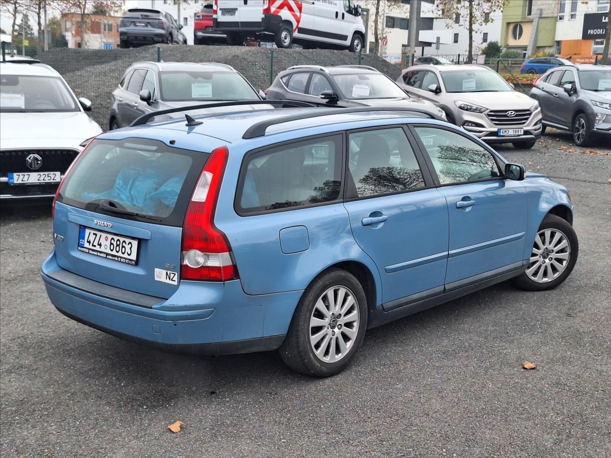 Volvo V50, 2,4 i  CZ V5 dvě sady kol - fotka 4