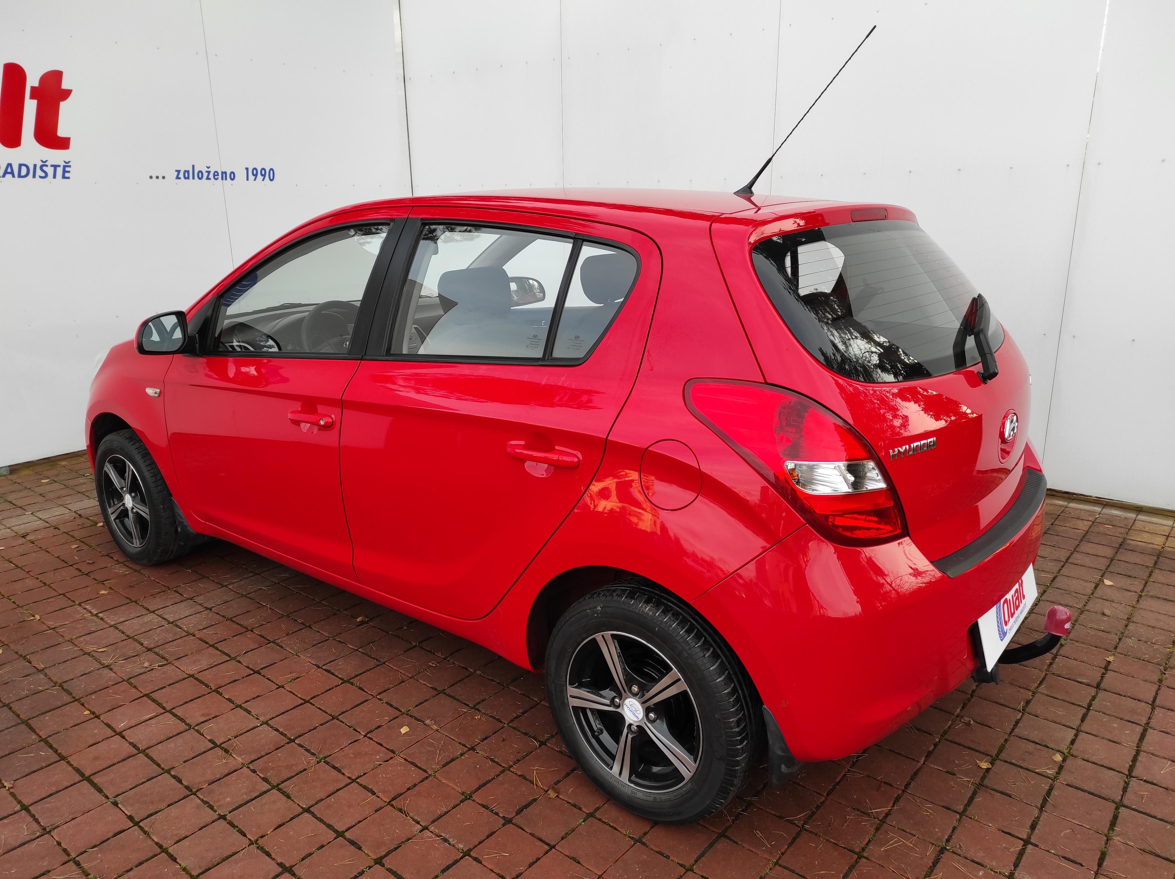 Hyundai i20, 1.2 ČR, 2. MAJ, KLIMA, ZÁVĚS - fotka 6