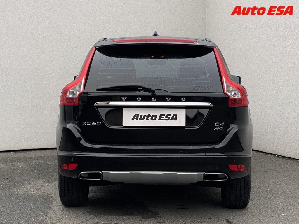 Volvo XC60, 2.4 D4 AWD,ČR,Momentum,AT - fotka 5