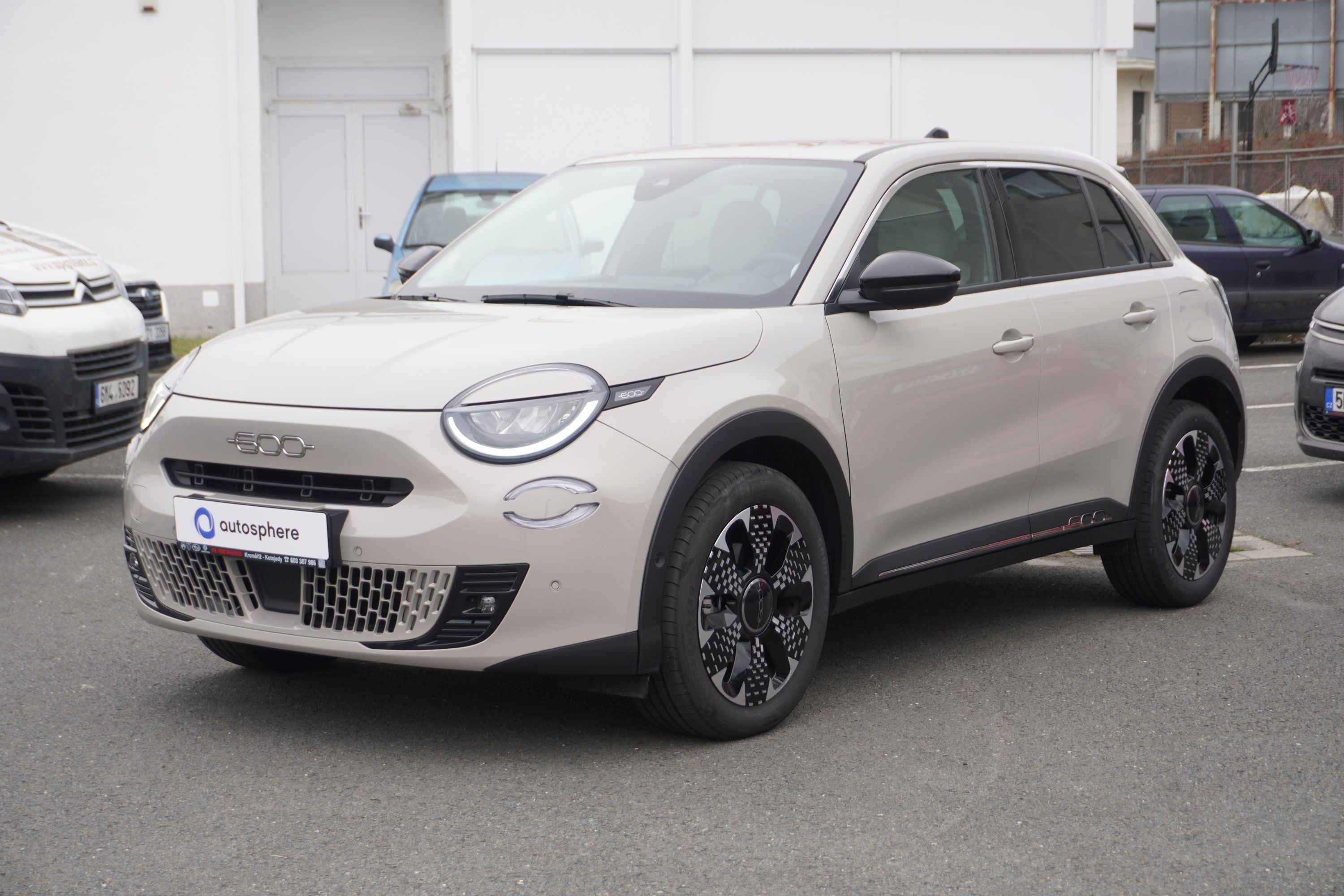 Fiat 600, 1,2 145 hybrid eDCT6 LA Prima
