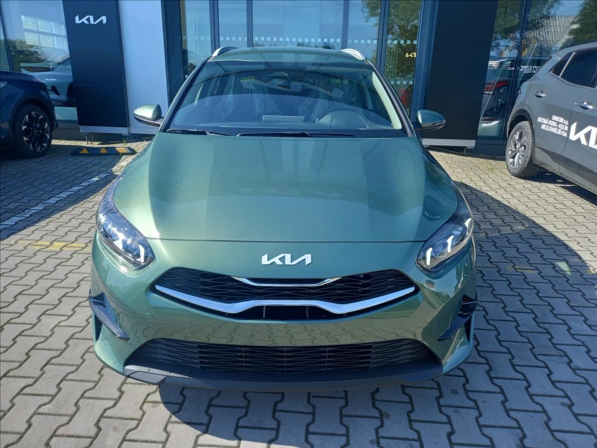 Kia Cee´d, 1,5 T-GDI TOP+Business 2025