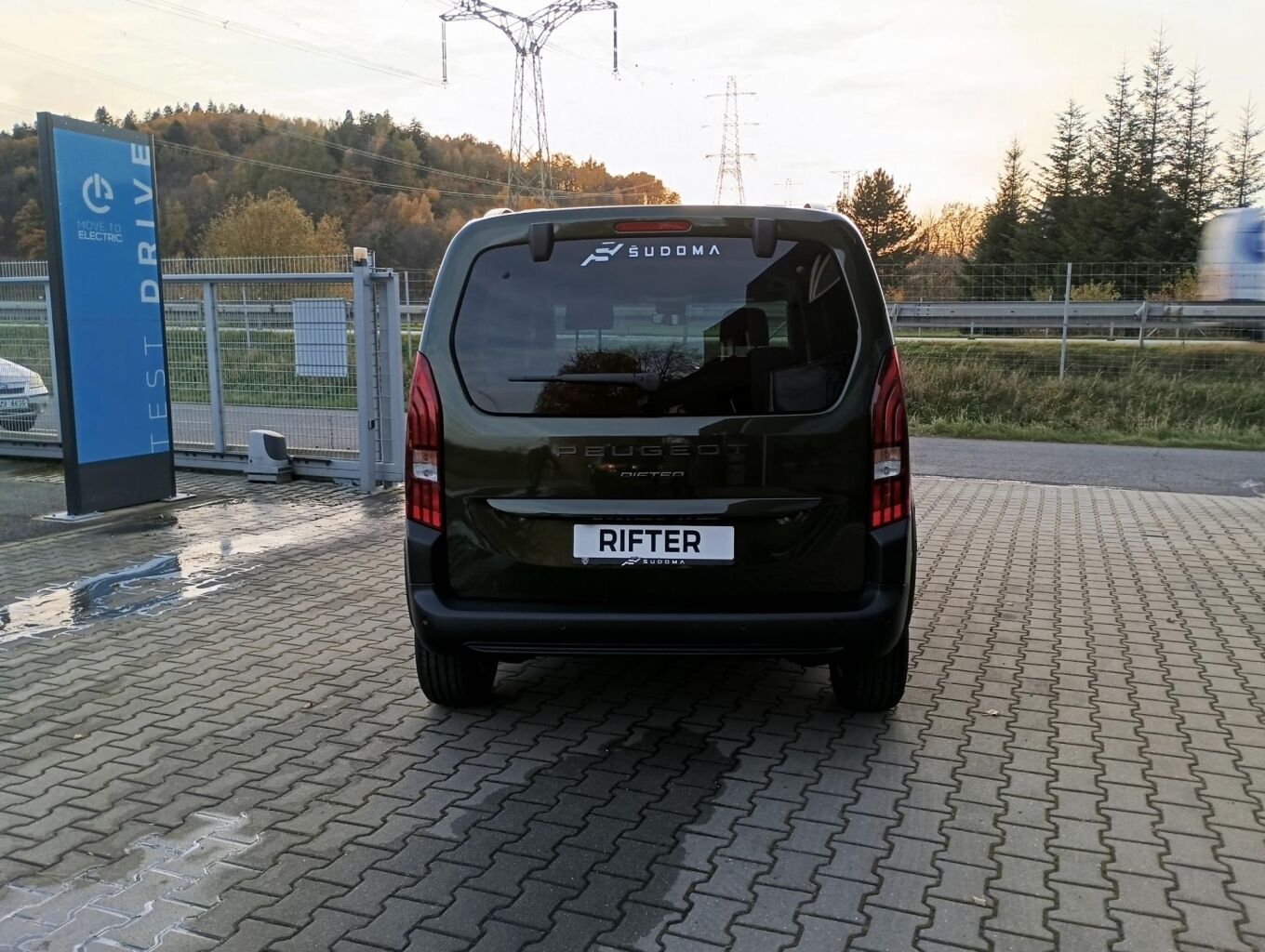 Peugeot Rifter, ALLURE BlueHDi 130 S&S EAT8 N1 - fotka 6