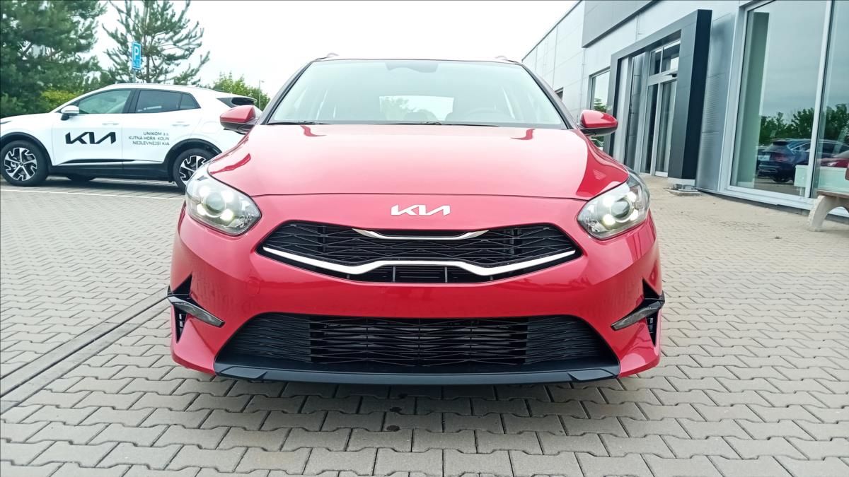 Kia Cee´d, 1,5 SW T-GDi 7DCT SPIN - fotka 2