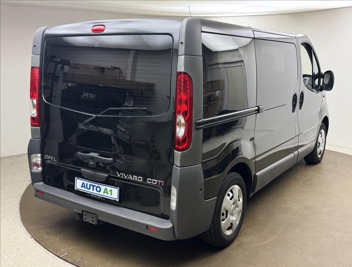 Opel Vivaro, 2,0 CDTi 84kW 9MÍST 1MAJ KLIMA - fotka 4