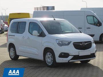 1.2 Turbo, 7Míst, Klima, 1Maj