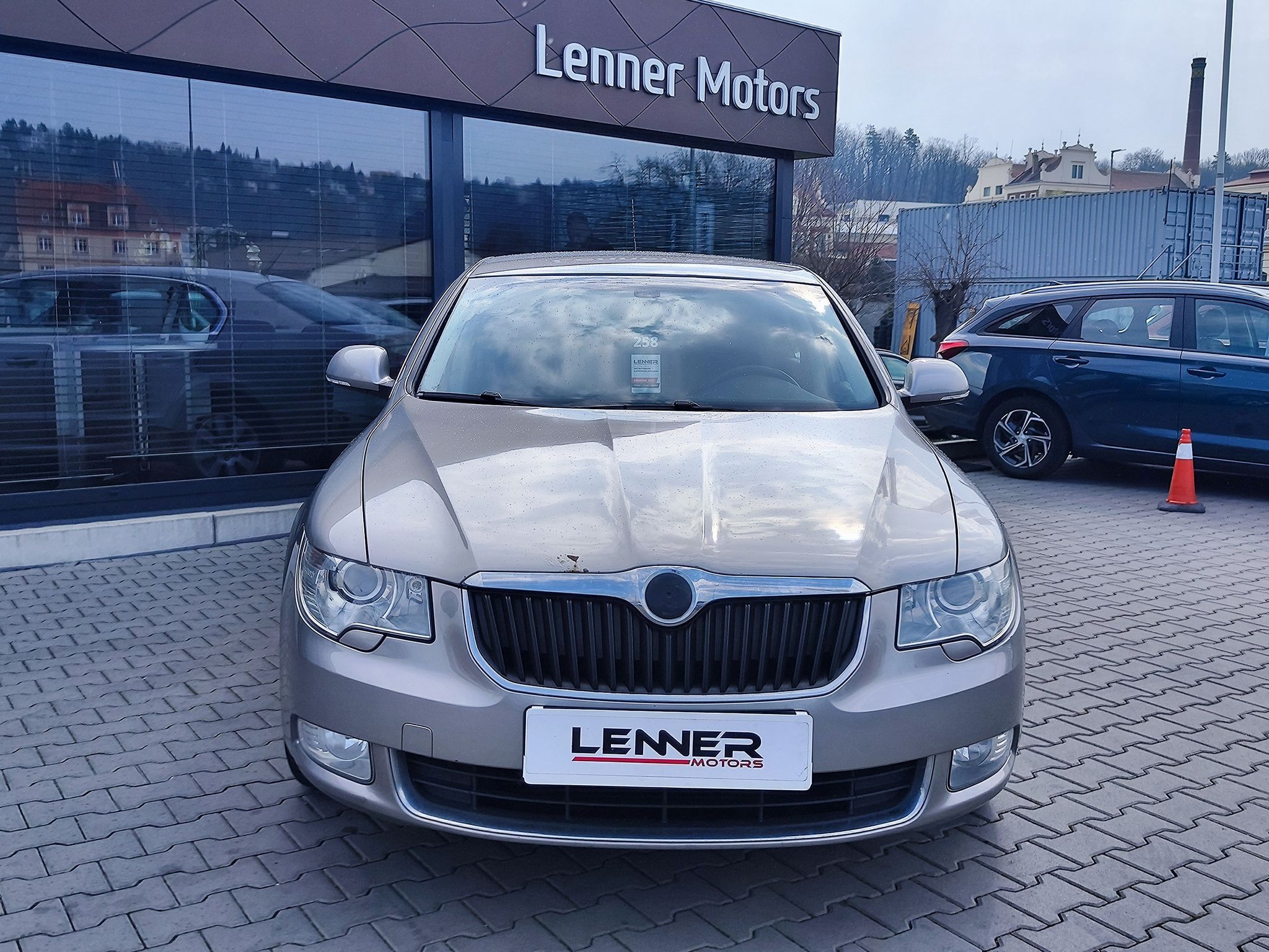 Škoda Superb, 1.9 TDI/77kW Ambition - fotka 2
