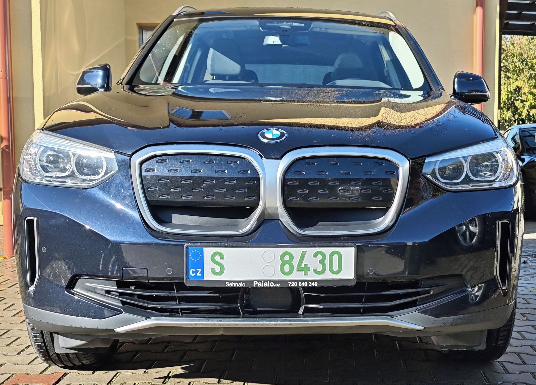BMW iX3, 80 kWh 210 kW tažné, perfektní - fotka 2