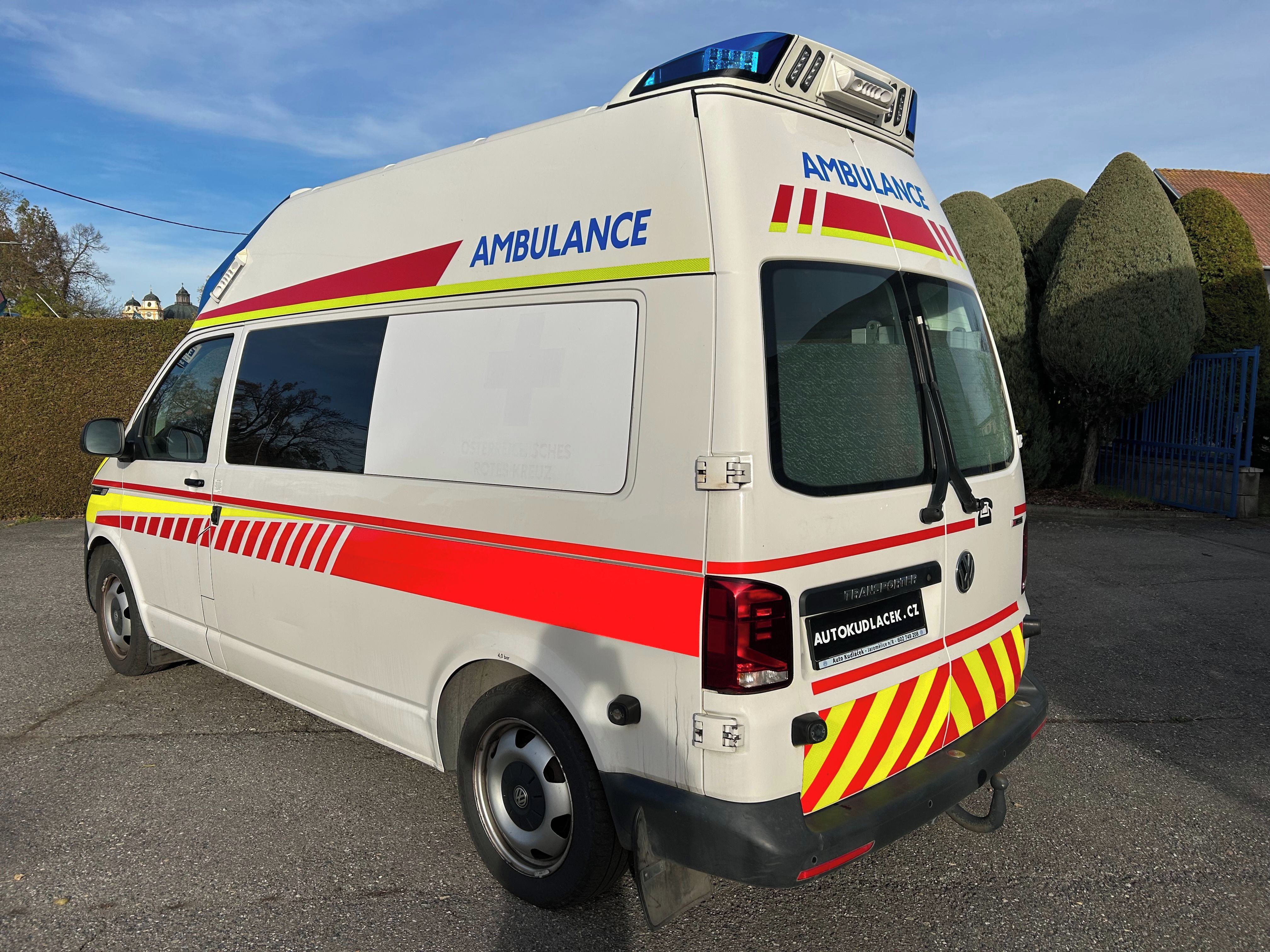 Volkswagen Transporter, T6.1 - 2.0 TDI Sanitní vůz 4x4 - fotka 4