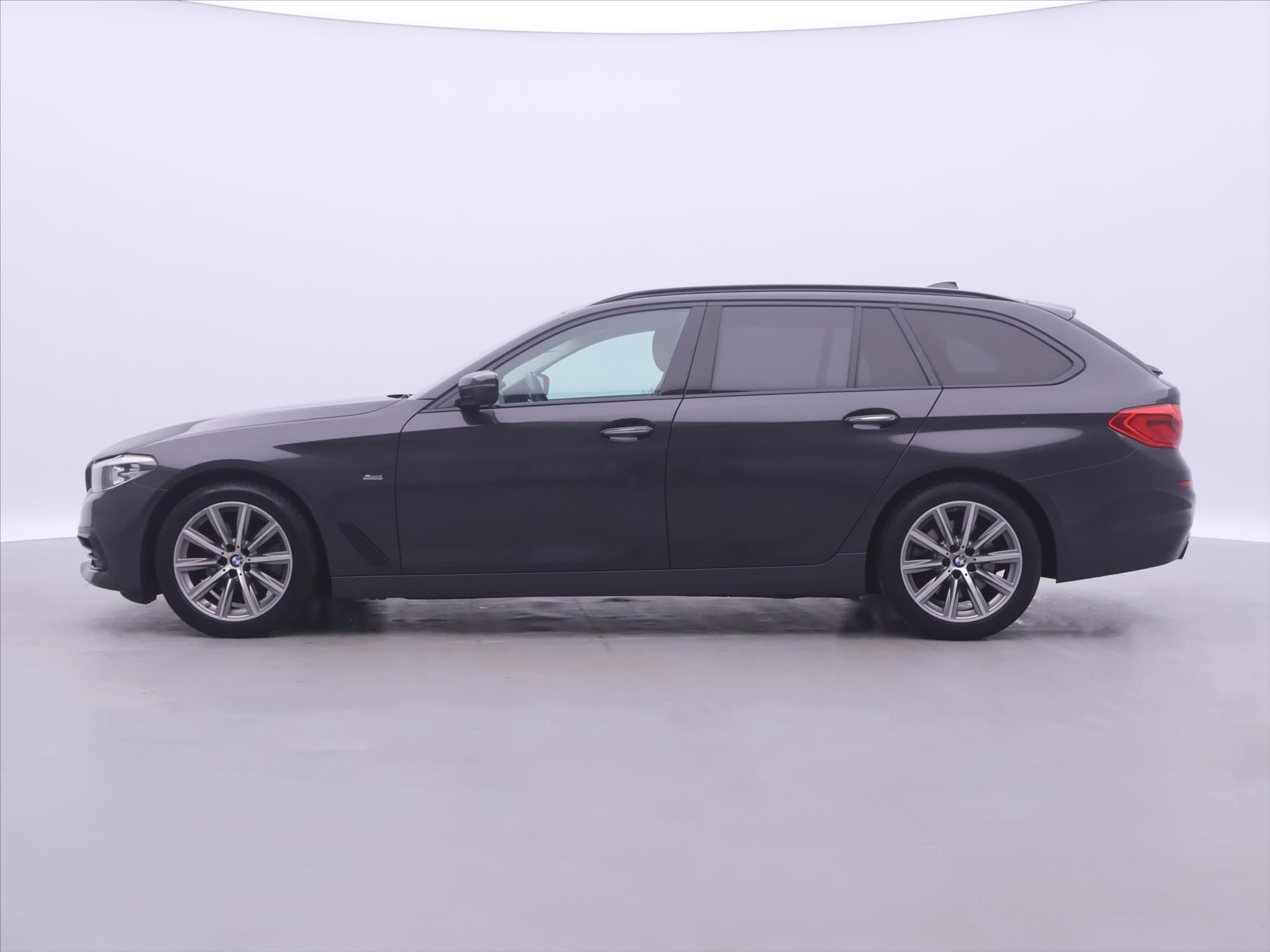 BMW Řada 5, 2,0 520da 120kW Sportline - fotka 4