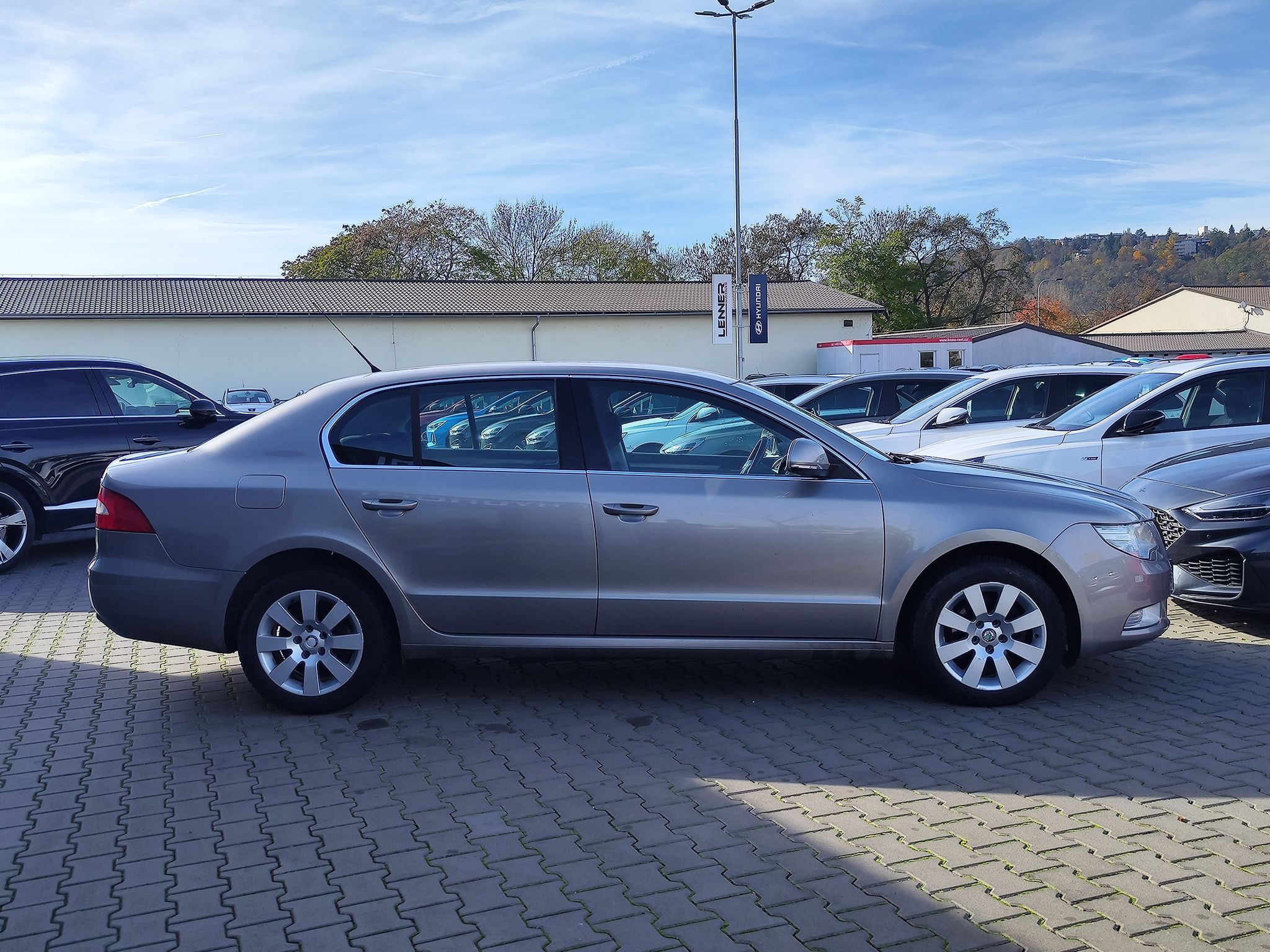 Škoda Superb, 1.9 TDI/77kW Ambition - fotka 4