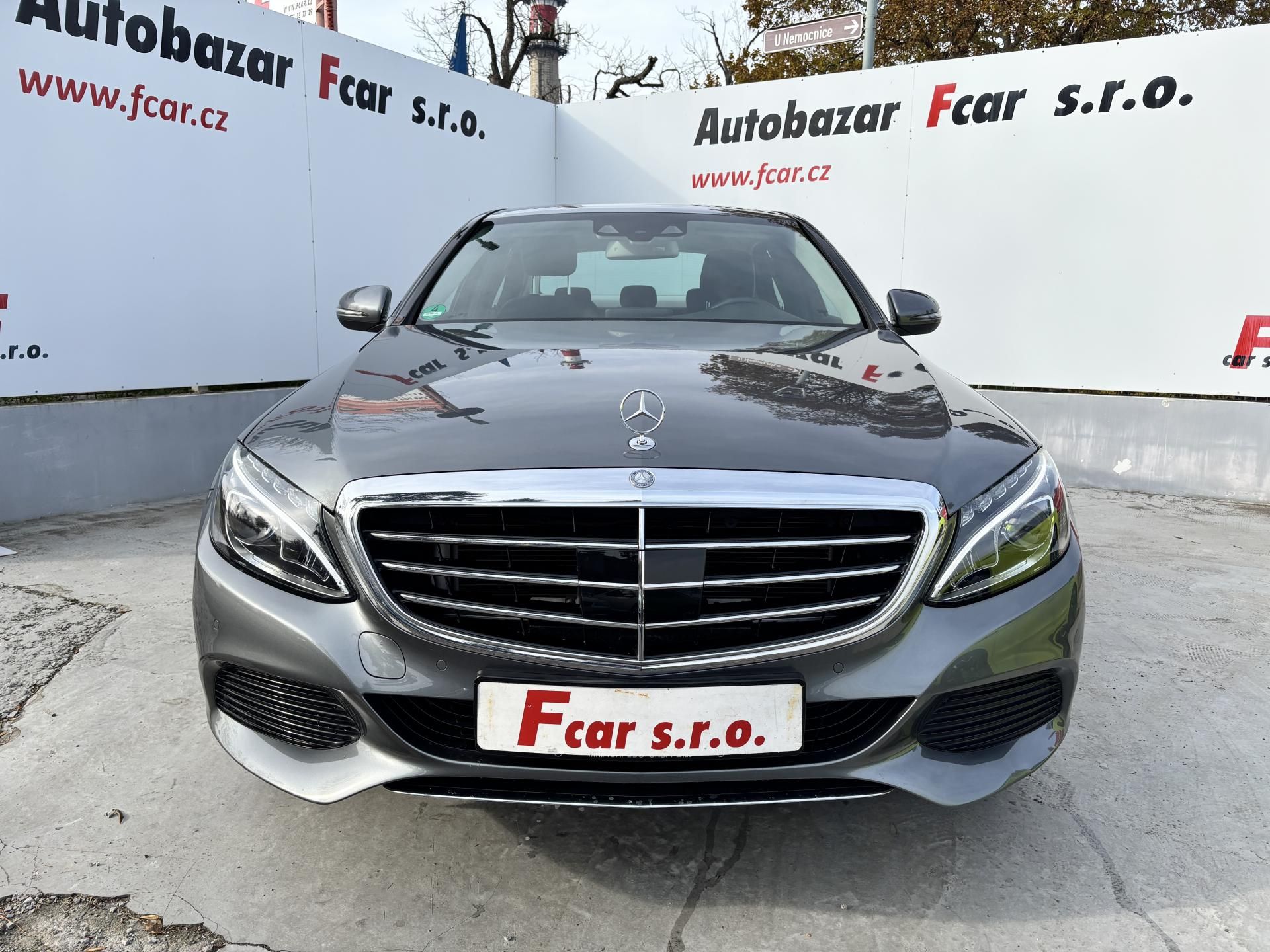 Mercedes-Benz Třídy C, 180 115kW Exclusive - fotka 2