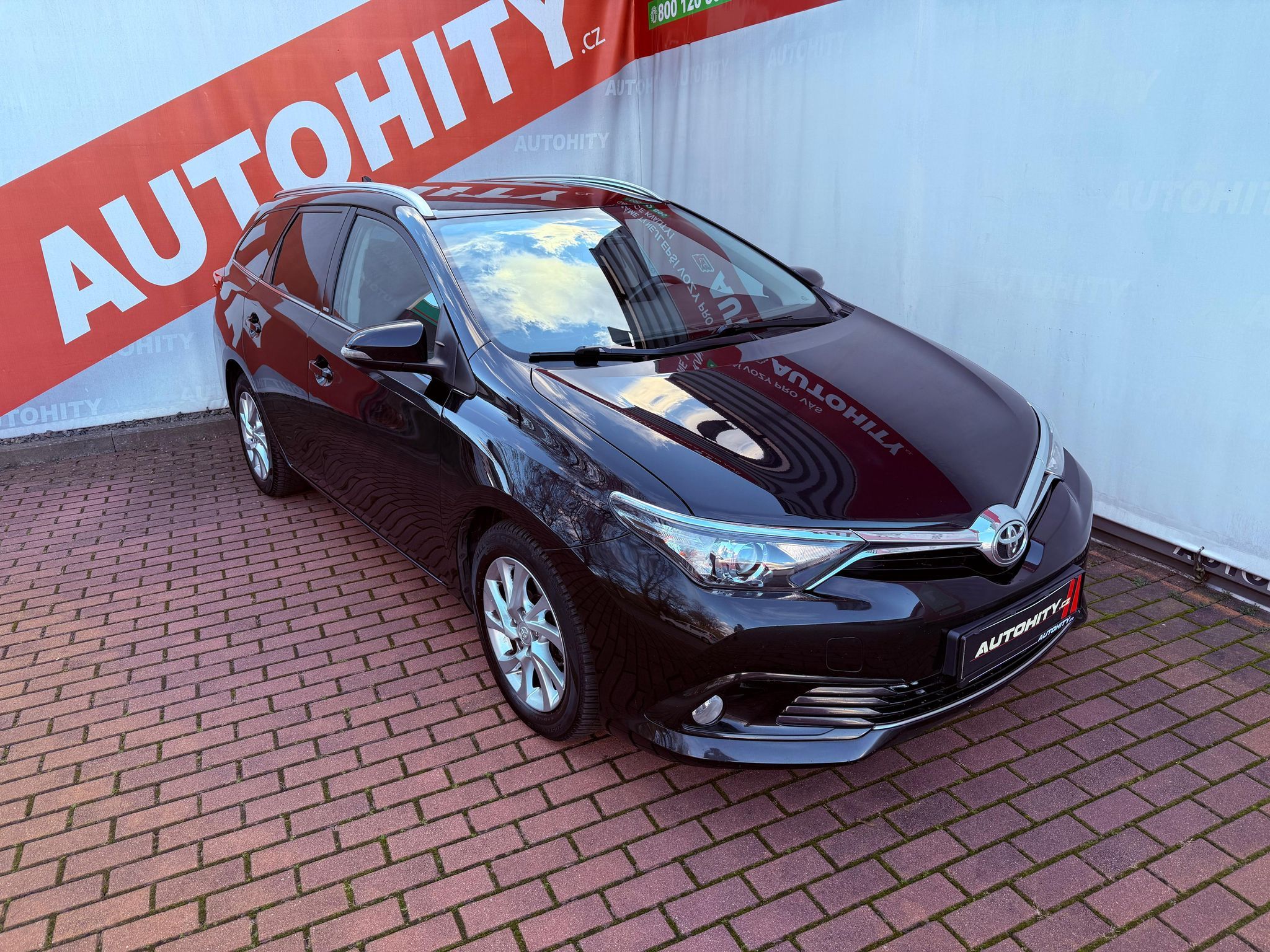 Toyota Auris, Touring 1.2 Turbo Aut. - fotka 5
