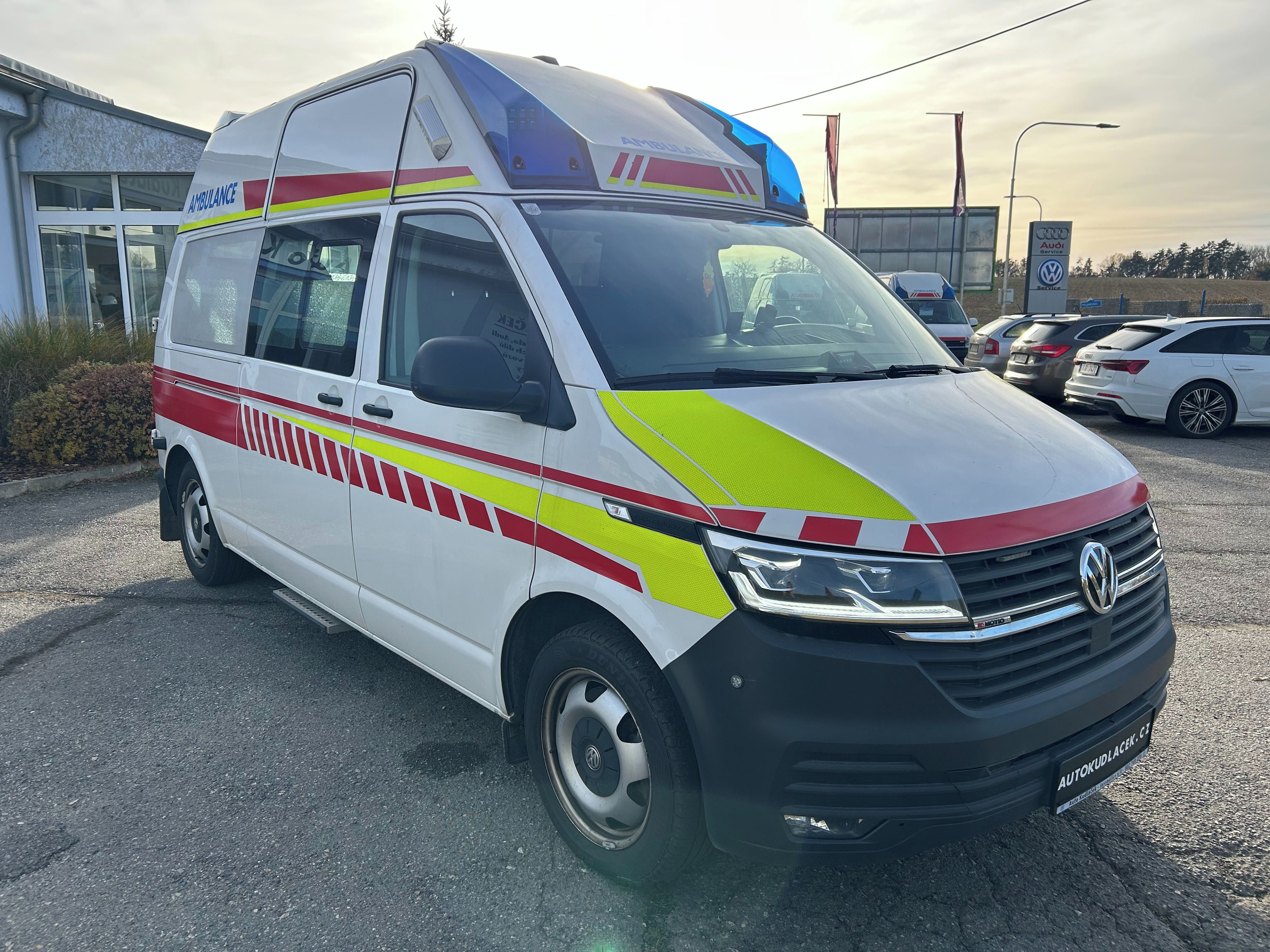 Volkswagen Transporter, T6.1 - 2.0 TDI Sanitní vůz 4x4 - fotka 2