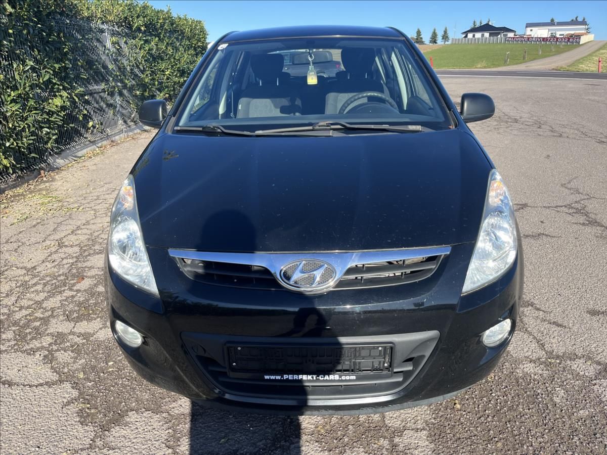 Hyundai i20, 1,3 i 57KW KLIMA STK 11/27 - fotka 2