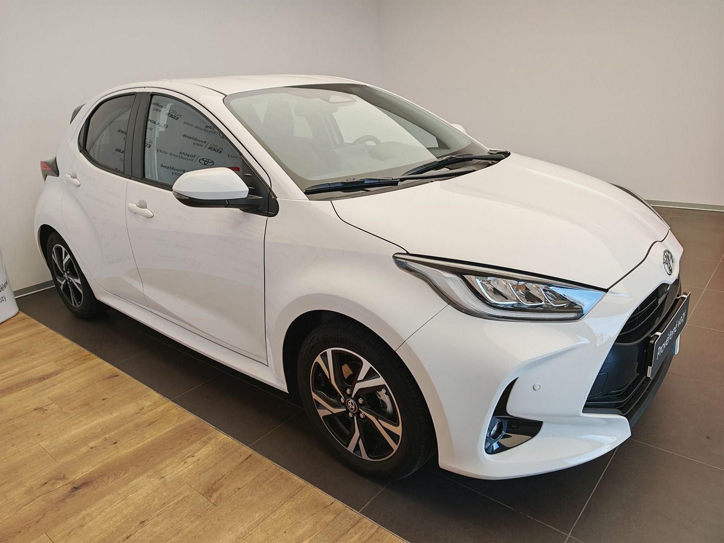 Toyota Yaris, 1.5 Hybrid e-CVT Style - fotka 3