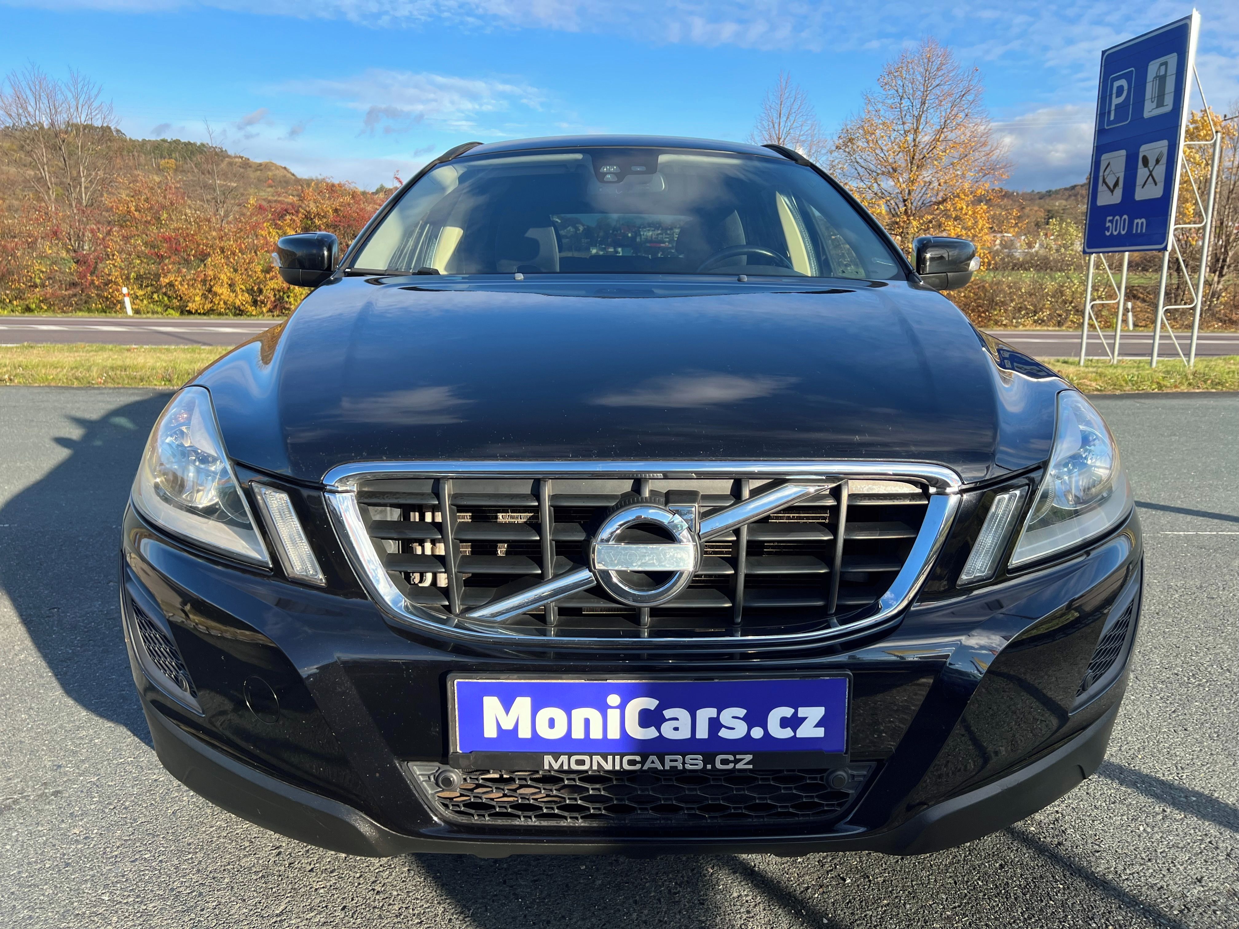 Volvo XC60, 2.0 D3 5VÁL. 120kW PĚKNÉ - fotka 2