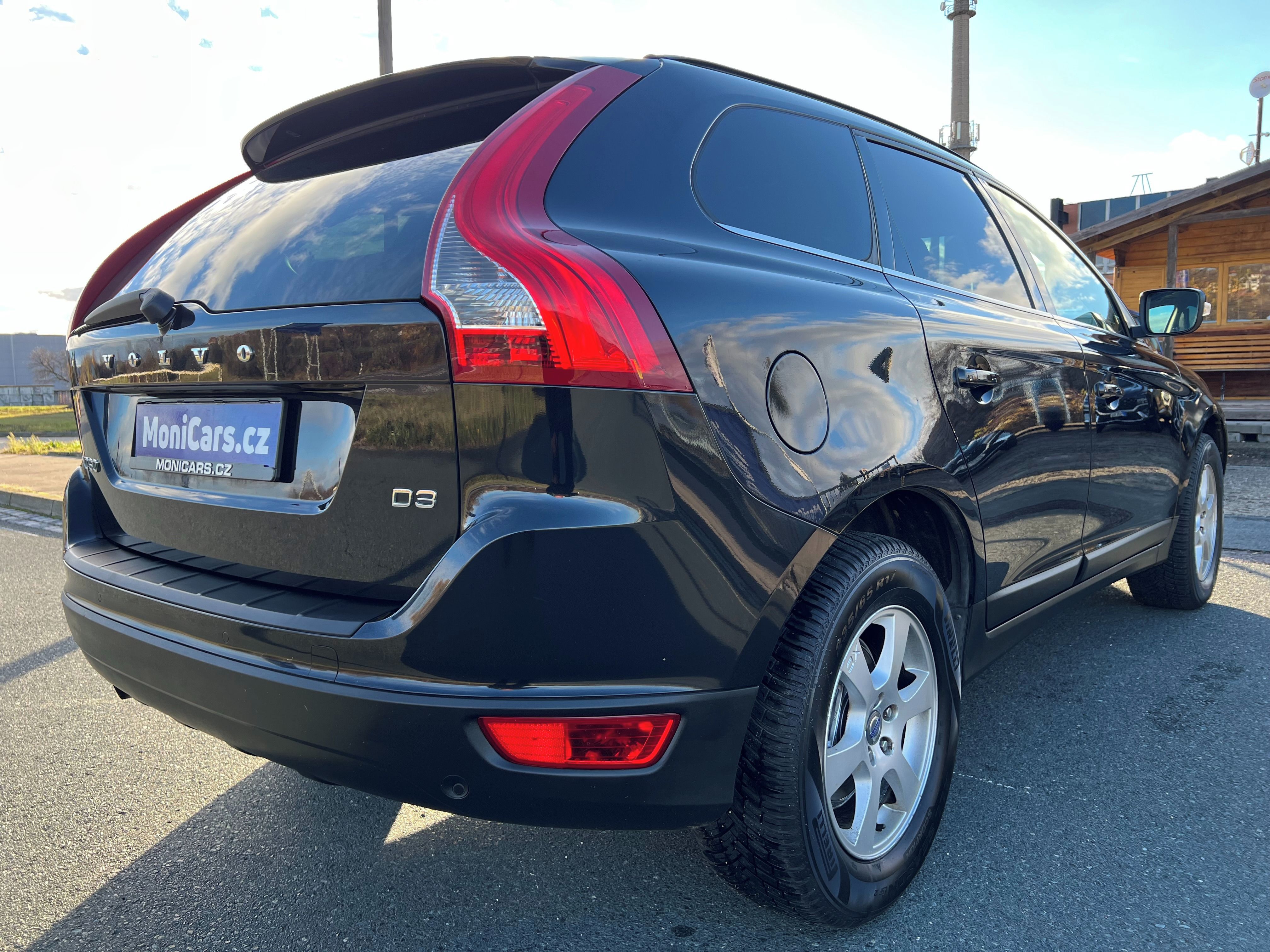 Volvo XC60, 2.0 D3 5VÁL. 120kW PĚKNÉ - fotka 5