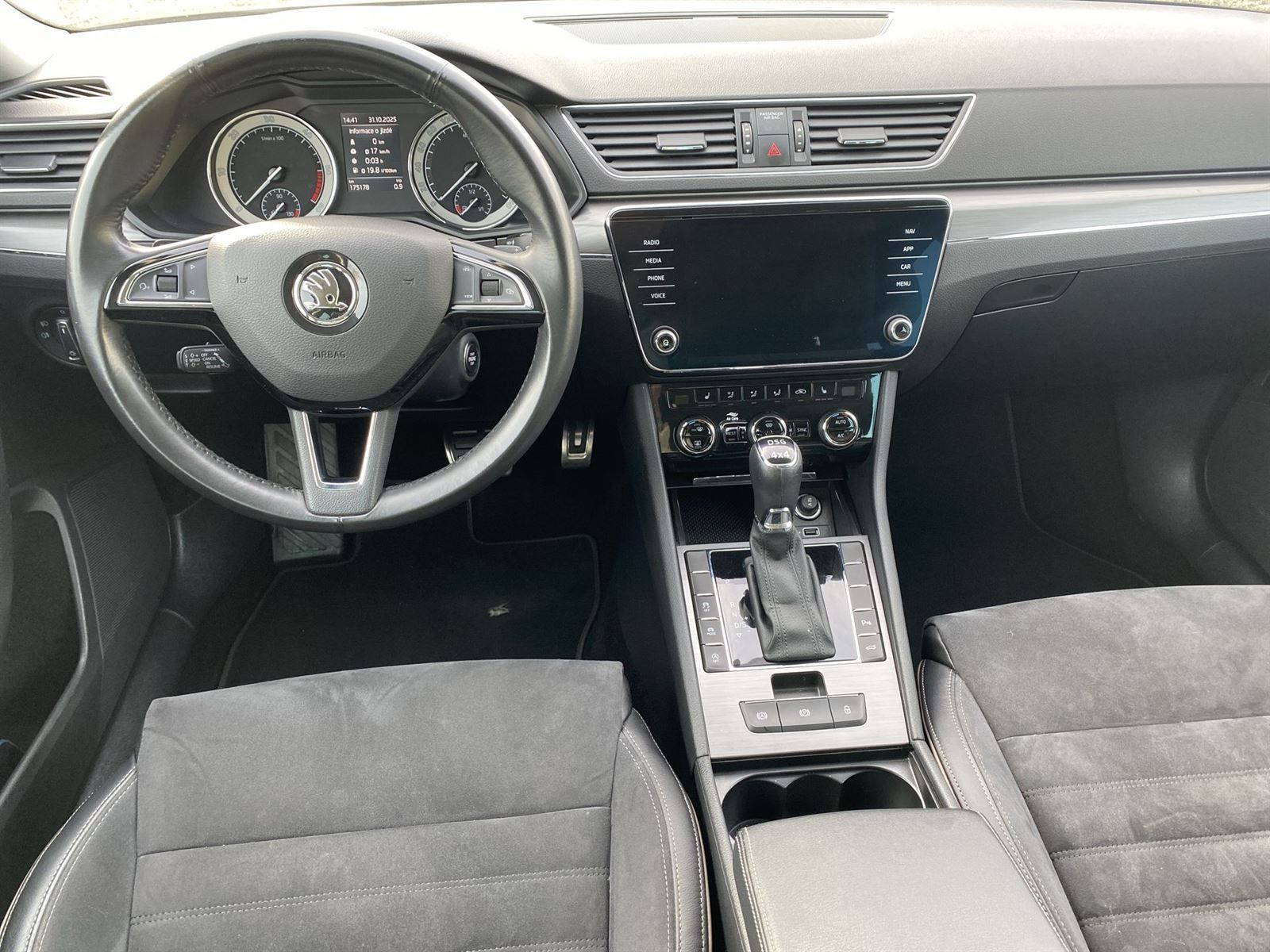 Škoda Superb, Combi 2.0 TDI 4x4 DSG Scout - fotka 5