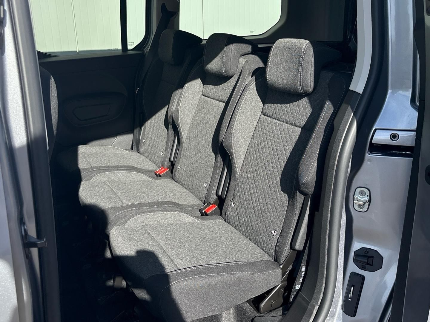 Opel Combo, 1.5 CDTi 130k Elegance Plus XL - fotka 5
