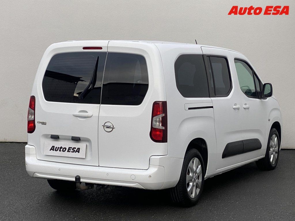 Opel Combo, 1.2T MAXi,1.maj,ČR,ENJOY - fotka 4