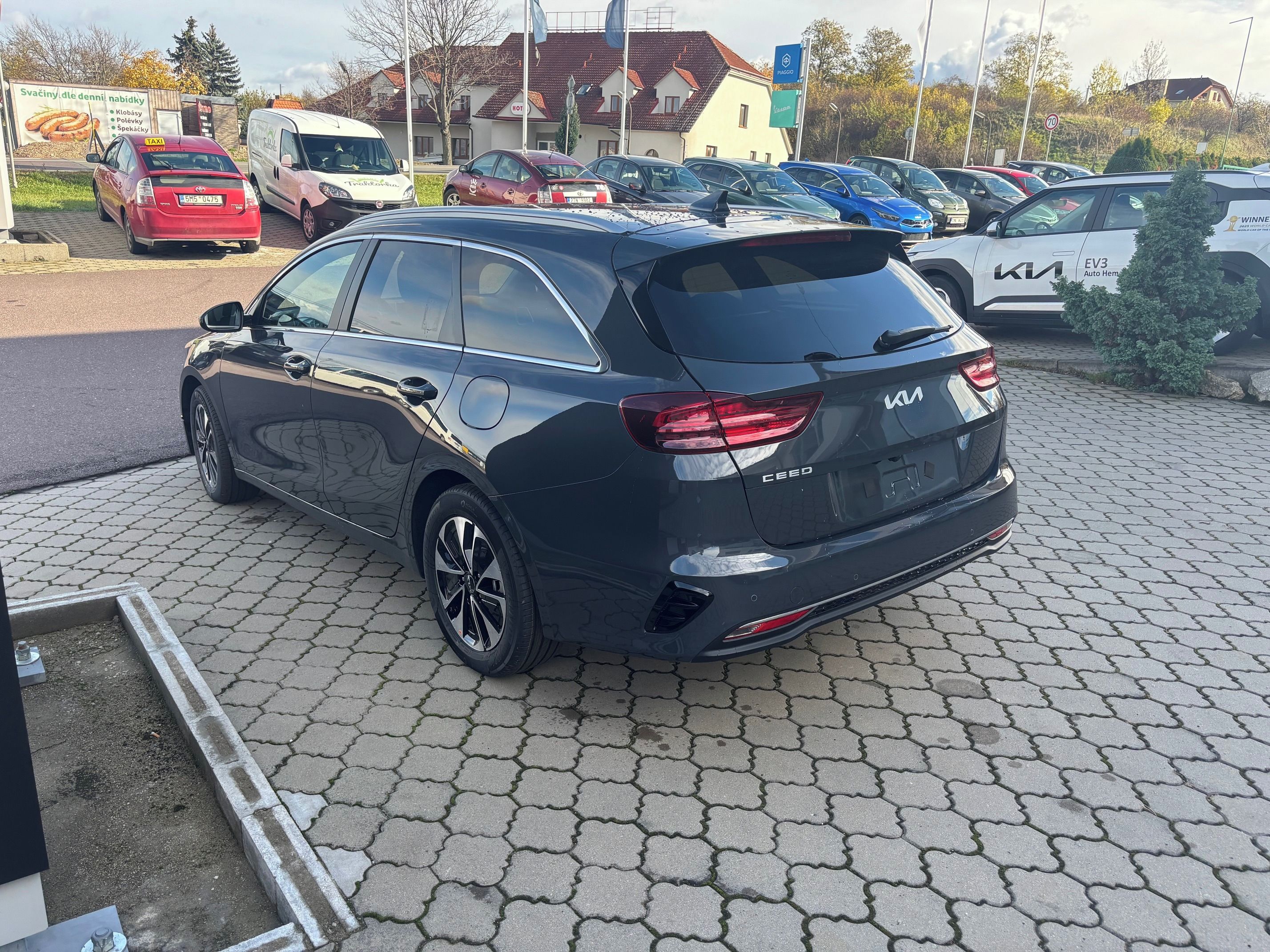 Kia Cee´d SW, SW 1,5 T-GDi 7DCT, TOP - fotka 5